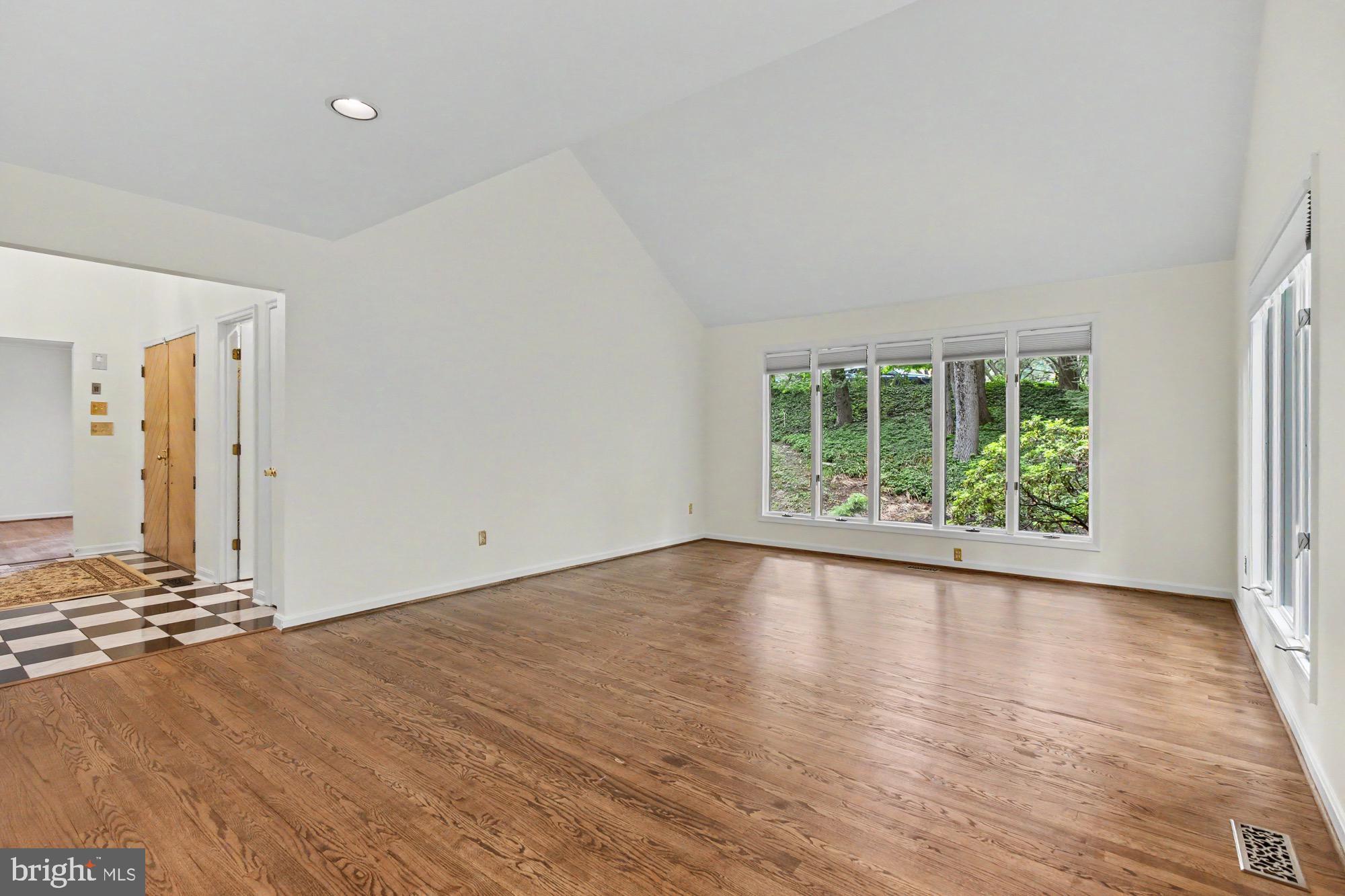 GREENSPRING - Residential