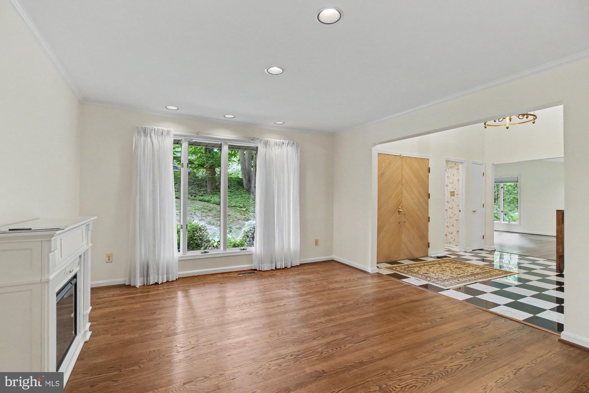 GREENSPRING - Residential