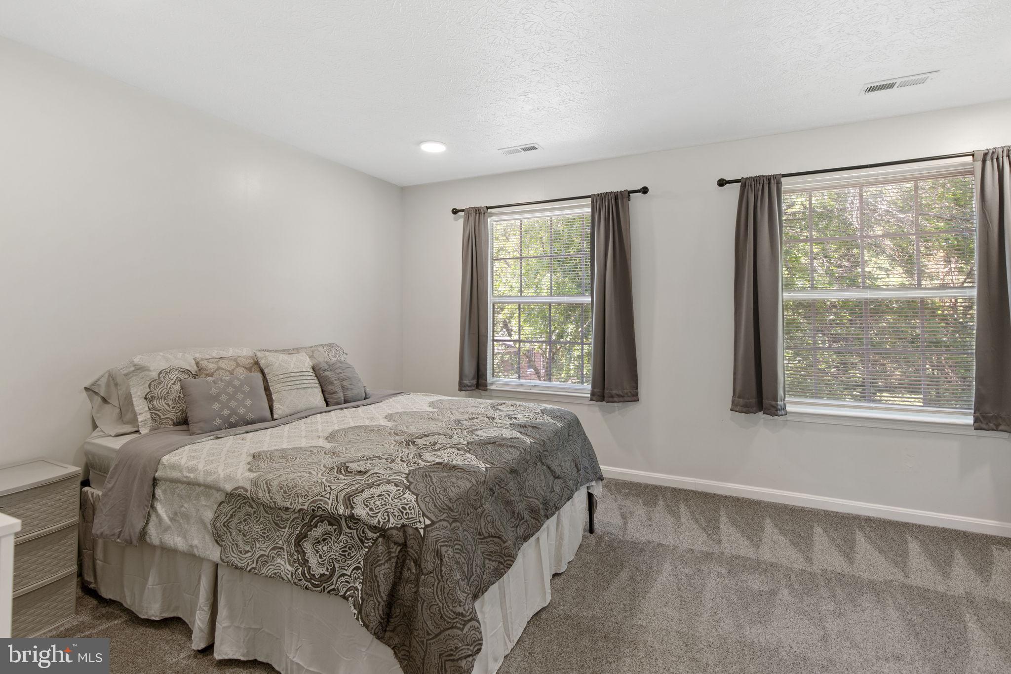 CONSTANT WOODS - Residential
