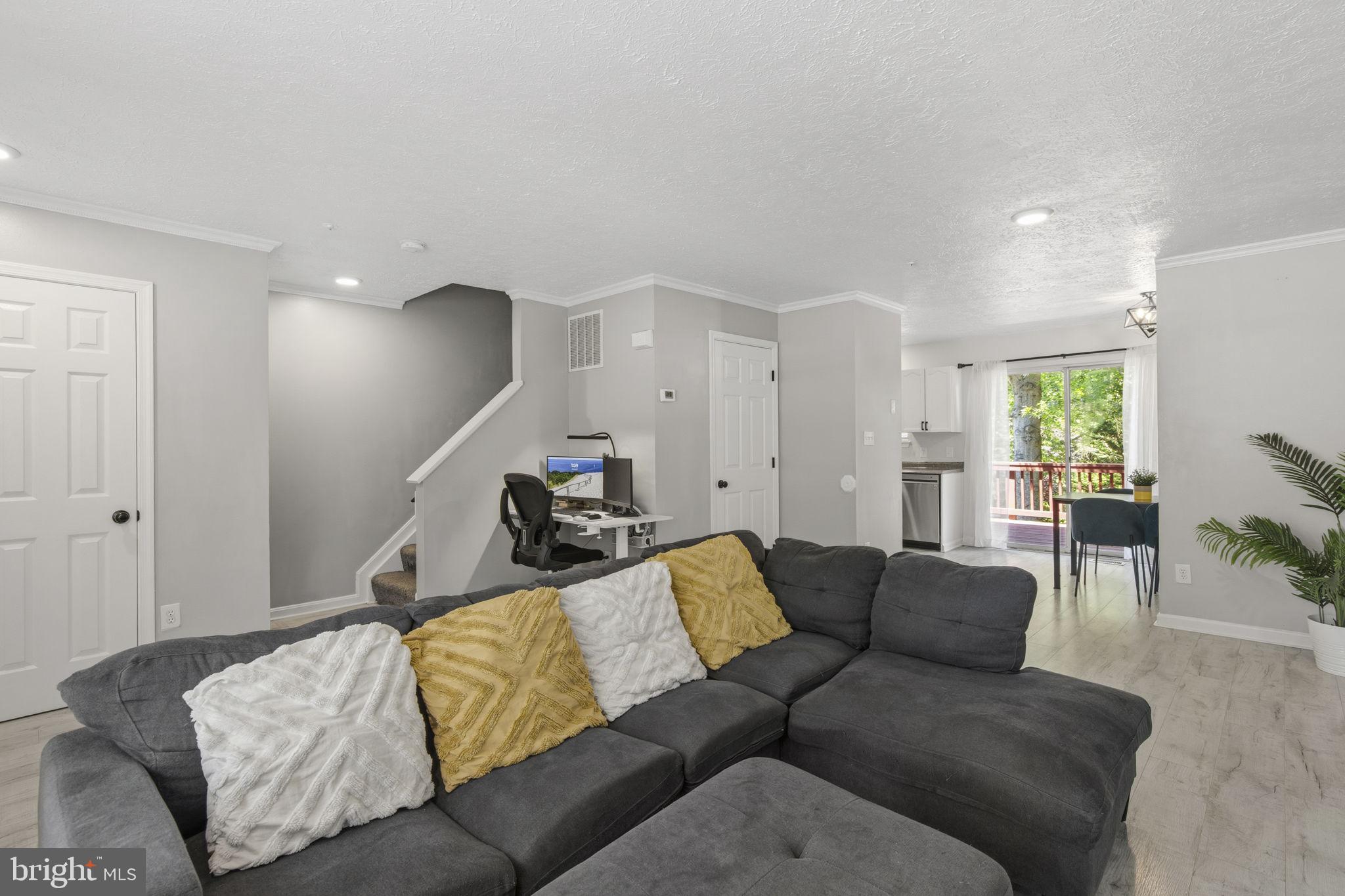 CONSTANT WOODS - Residential
