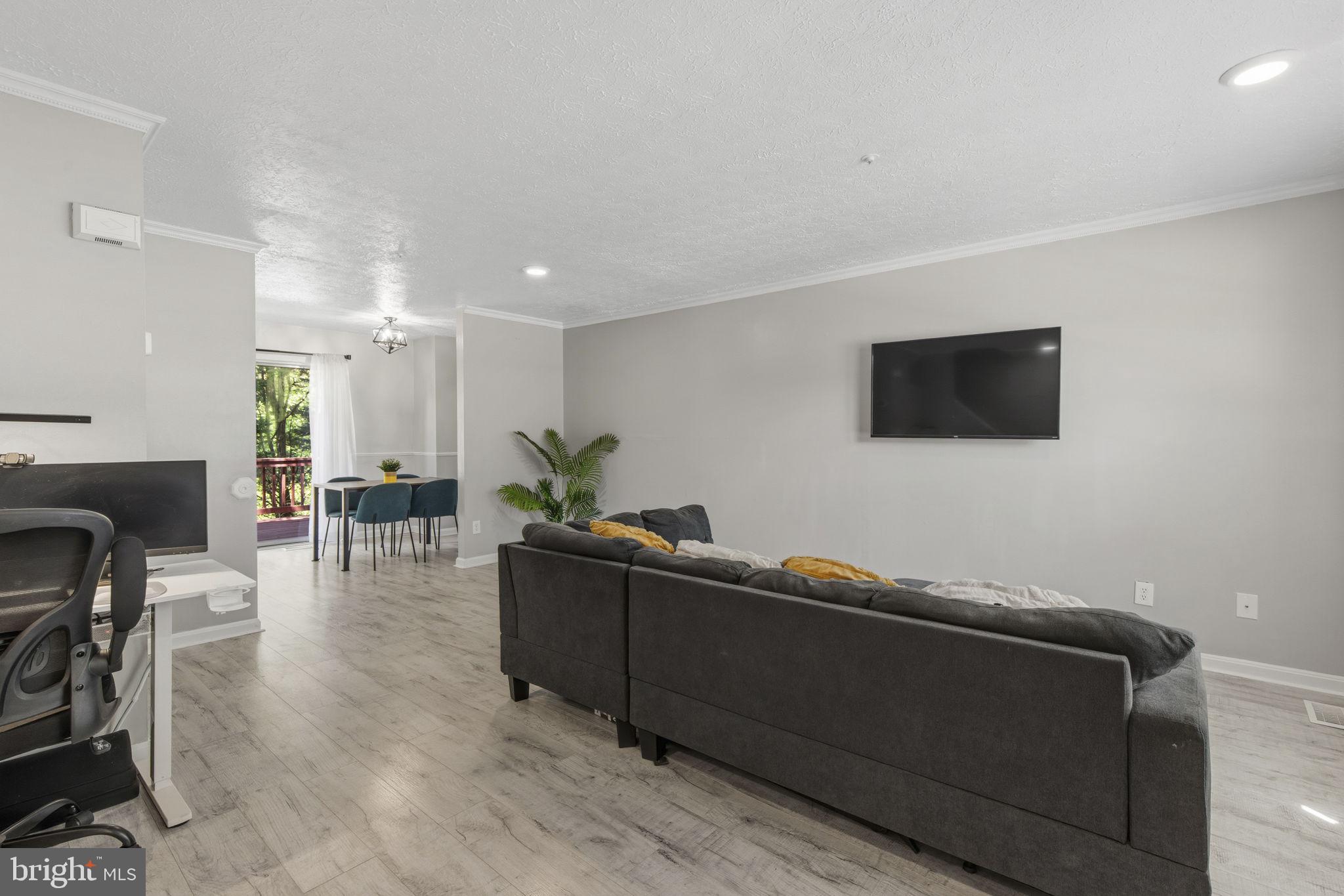 CONSTANT WOODS - Residential
