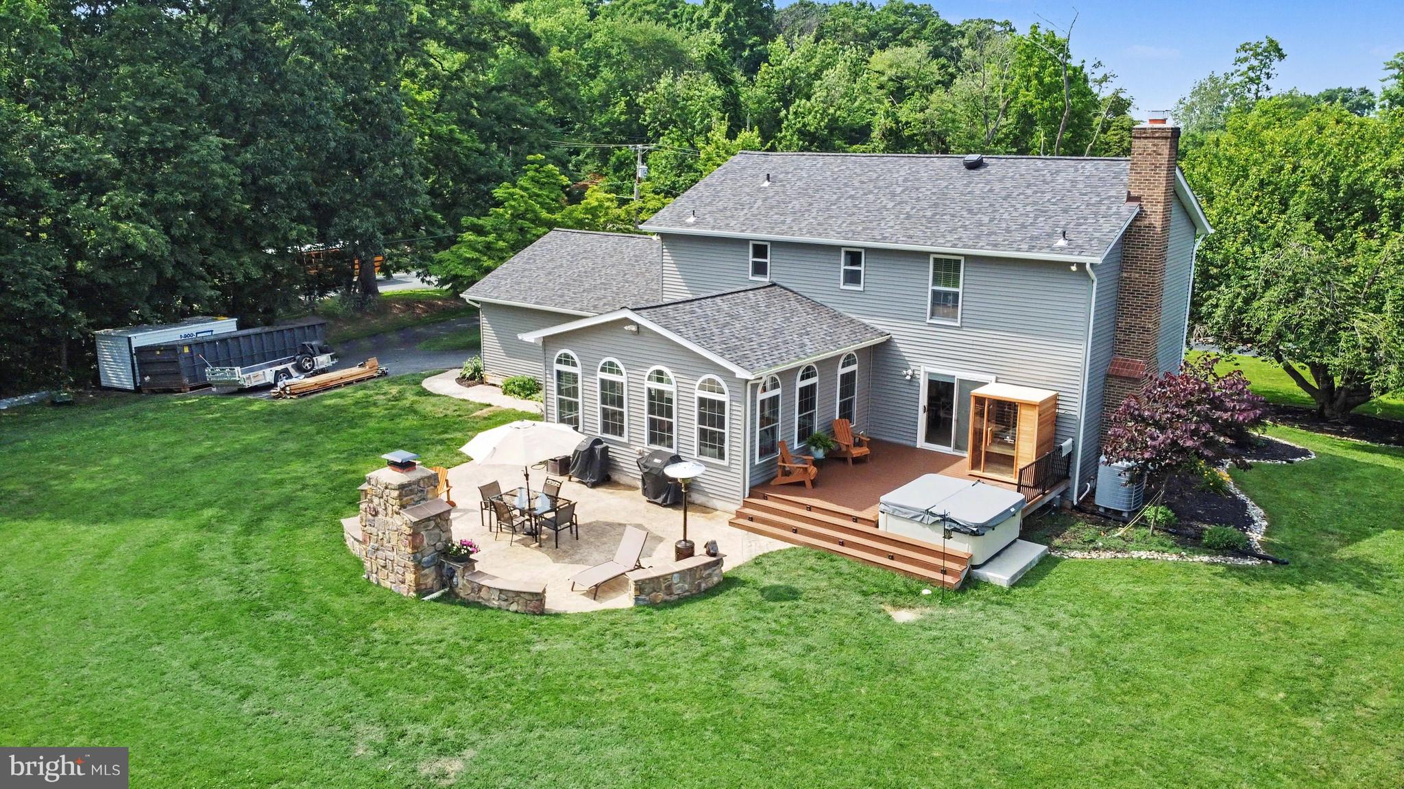 MADONNA MANOR - Residential