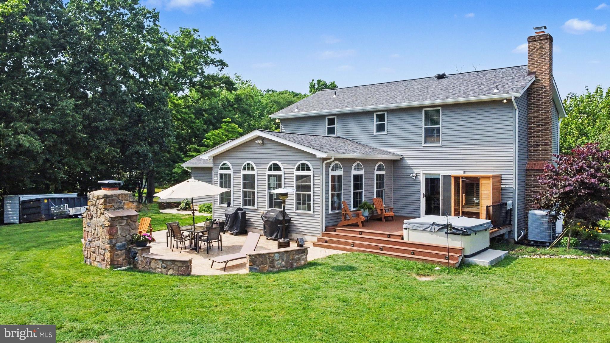 MADONNA MANOR - Residential