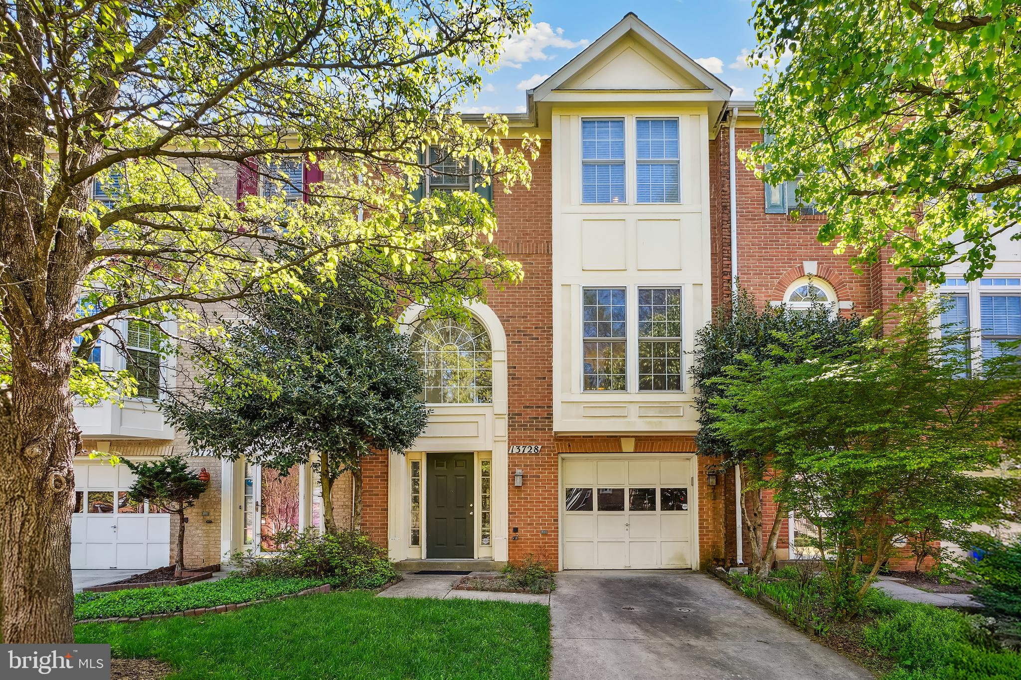 WILLOWS OF POTOMAC - Residential Lease