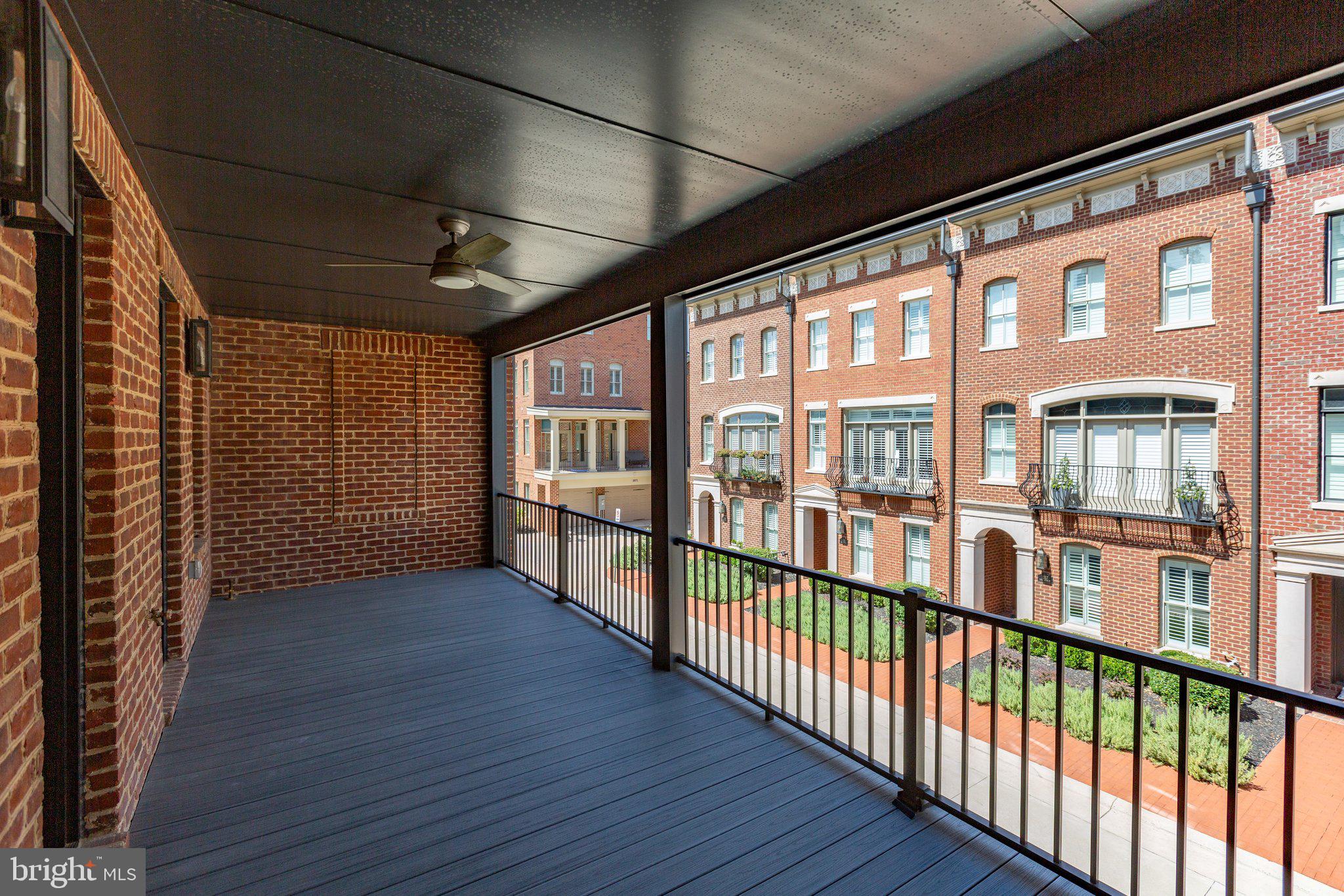 AMELIA SQUARE - Residential