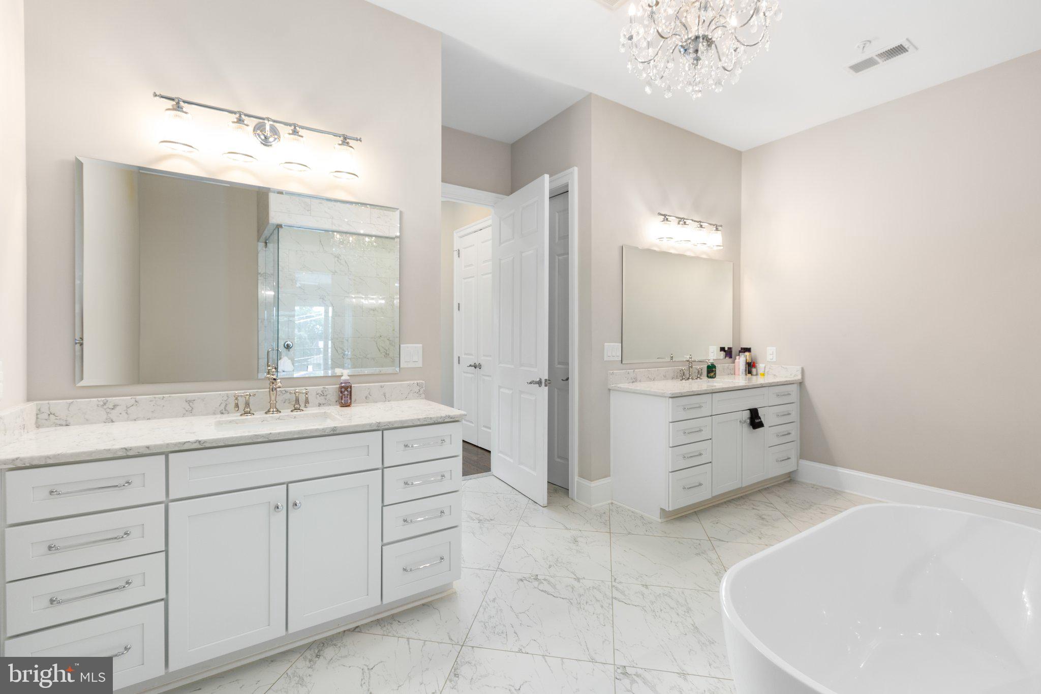 AMELIA SQUARE - Residential