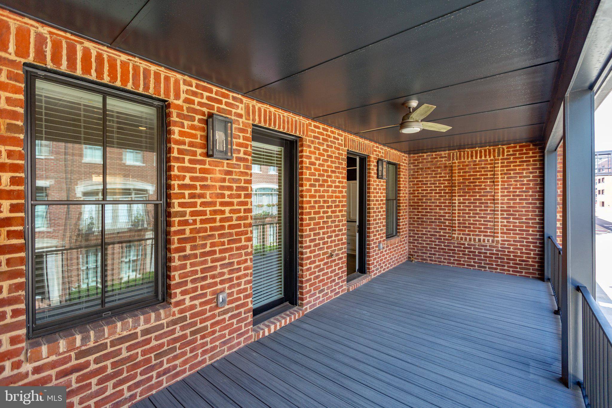 AMELIA SQUARE - Residential