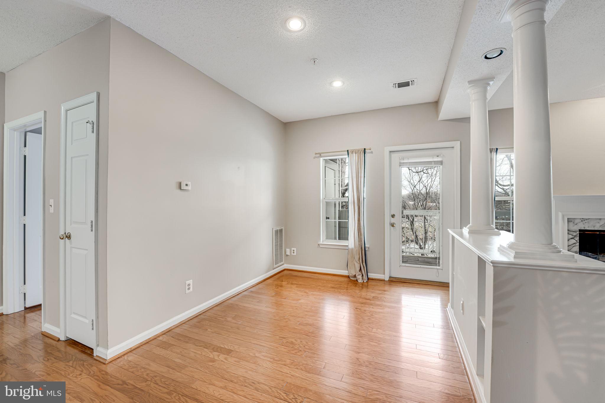 EDGEWATER AT TOWN CENTER - Residential