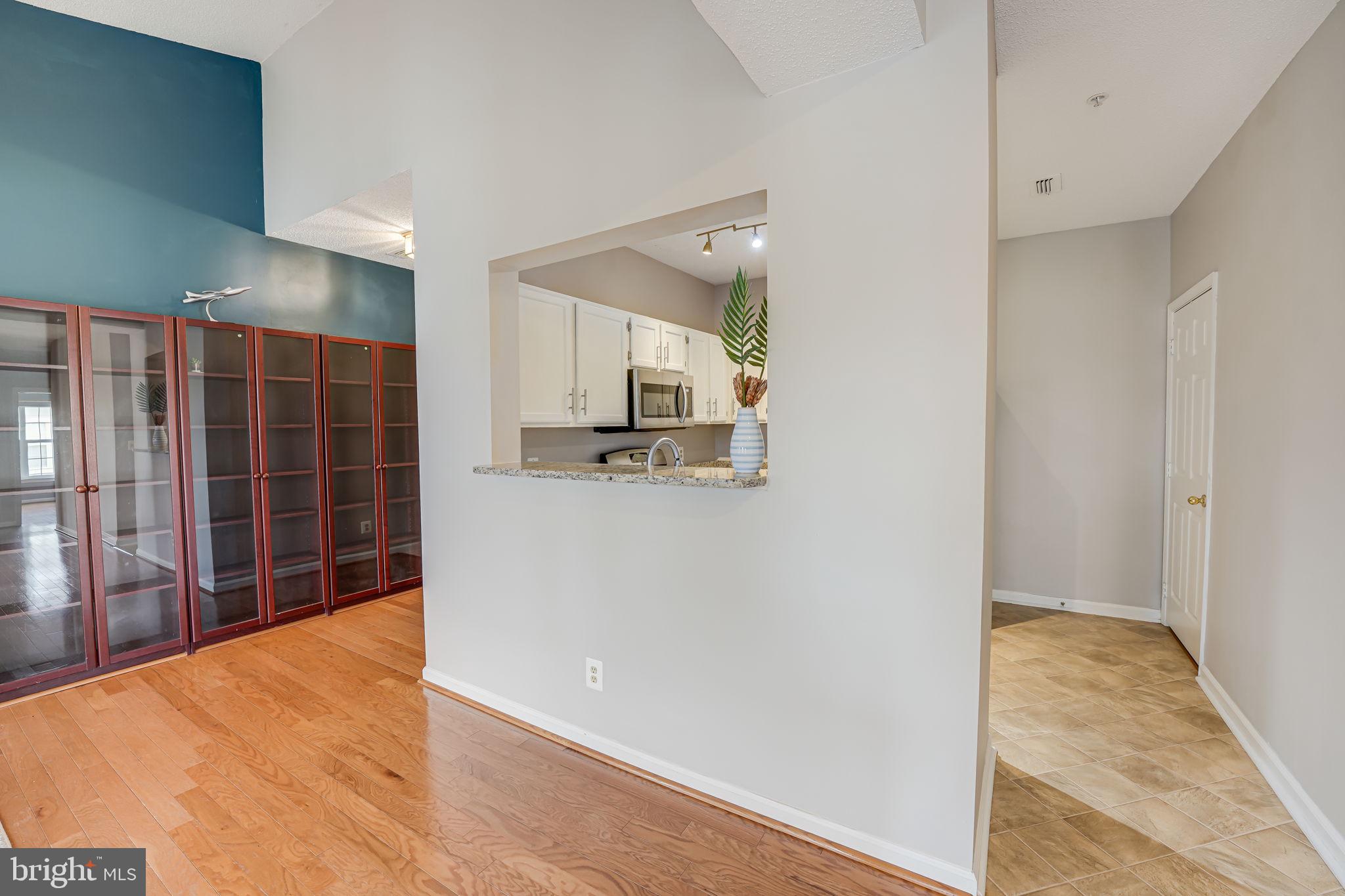 EDGEWATER AT TOWN CENTER - Residential