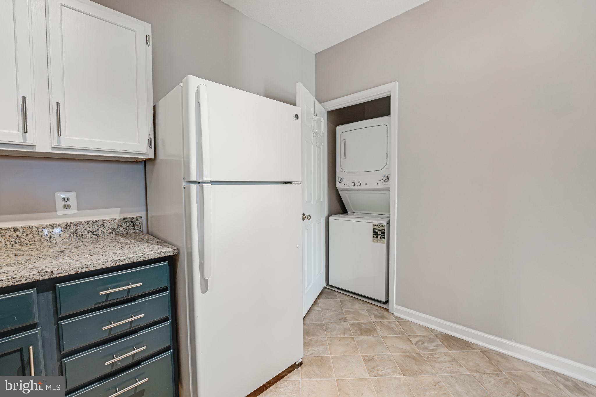 EDGEWATER AT TOWN CENTER - Residential