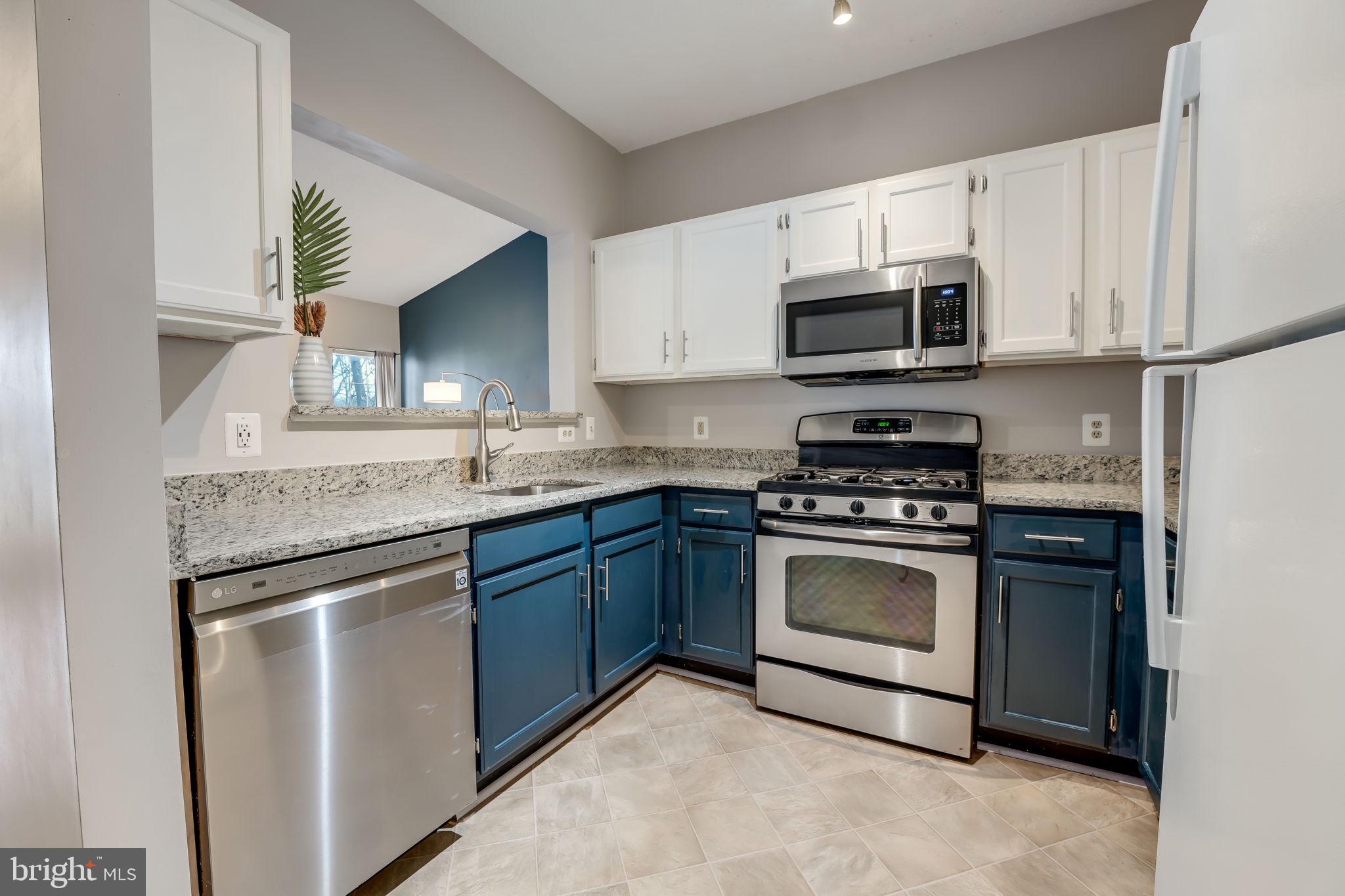 EDGEWATER AT TOWN CENTER - Residential
