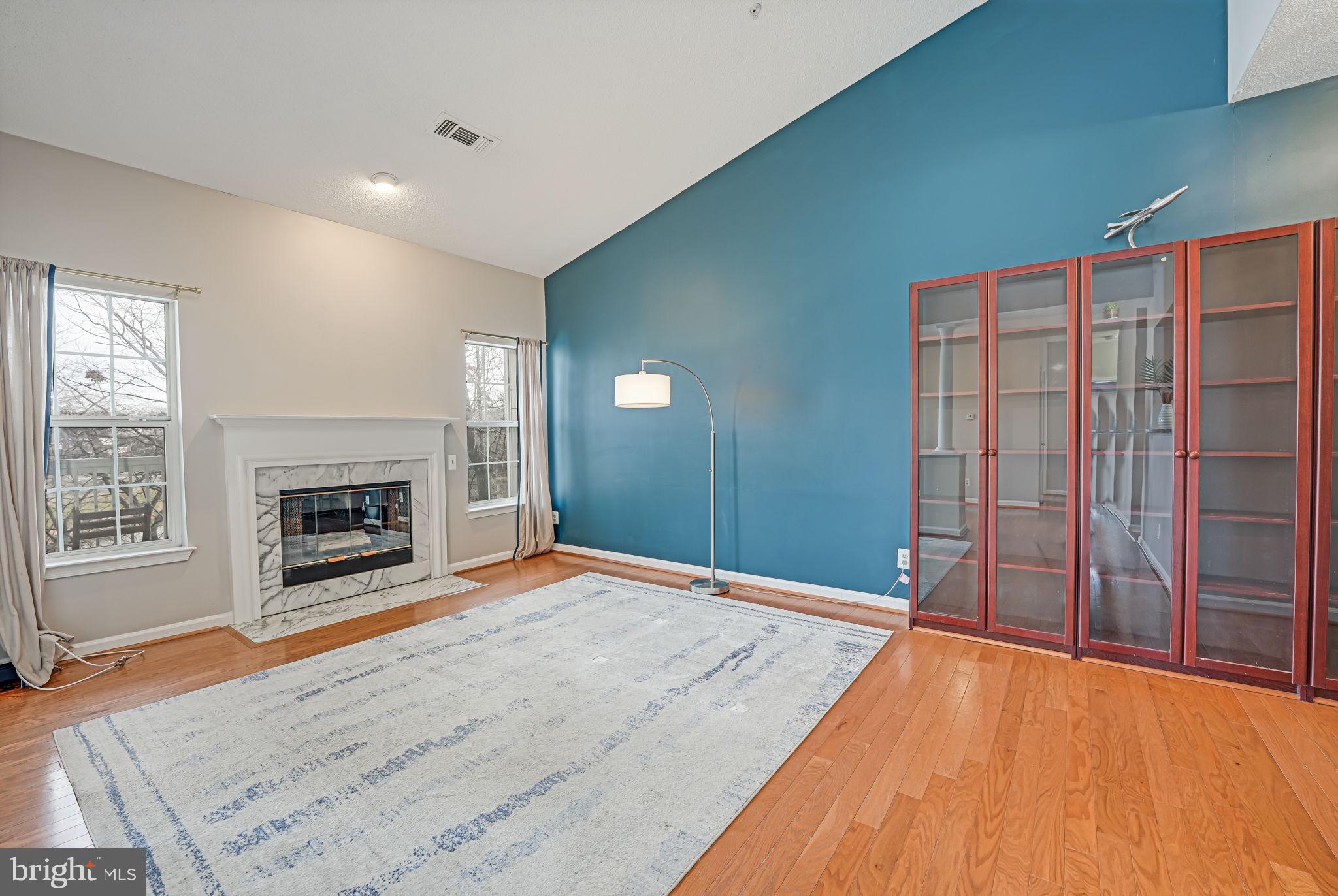 EDGEWATER AT TOWN CENTER - Residential