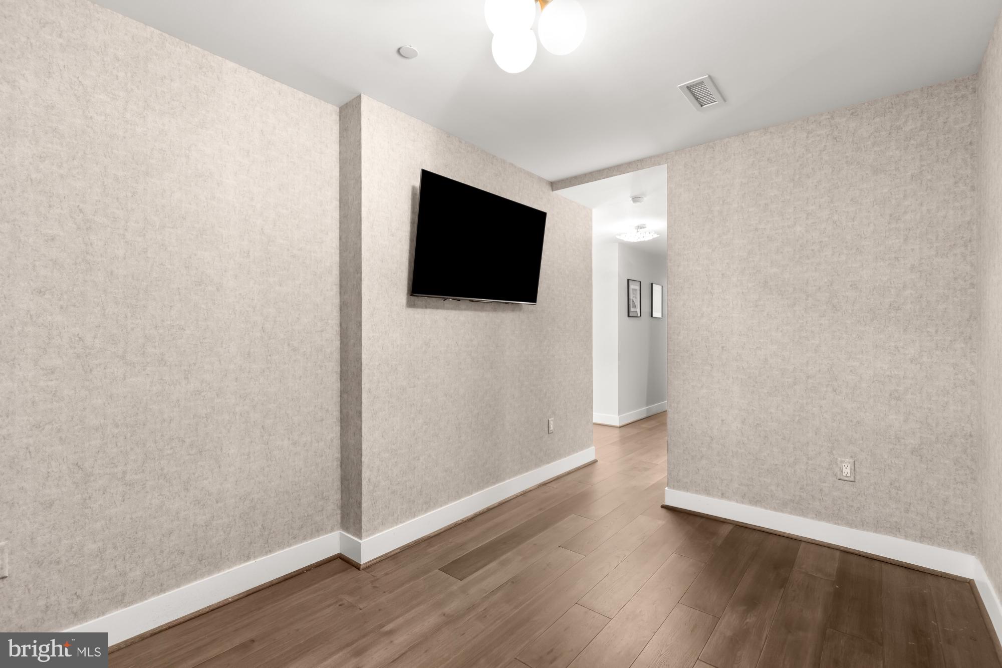 NAVY YARD - Residential