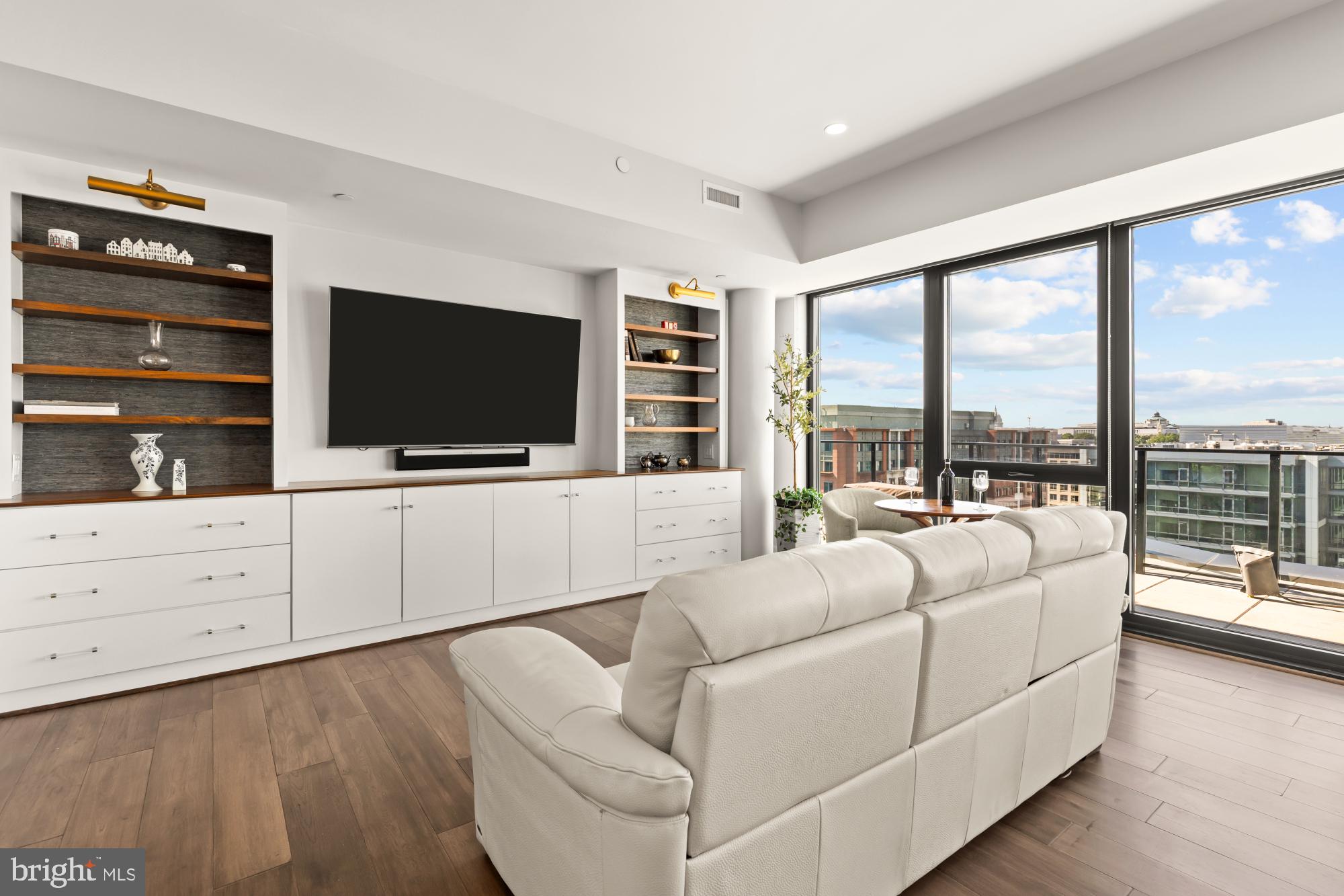 NAVY YARD - Residential