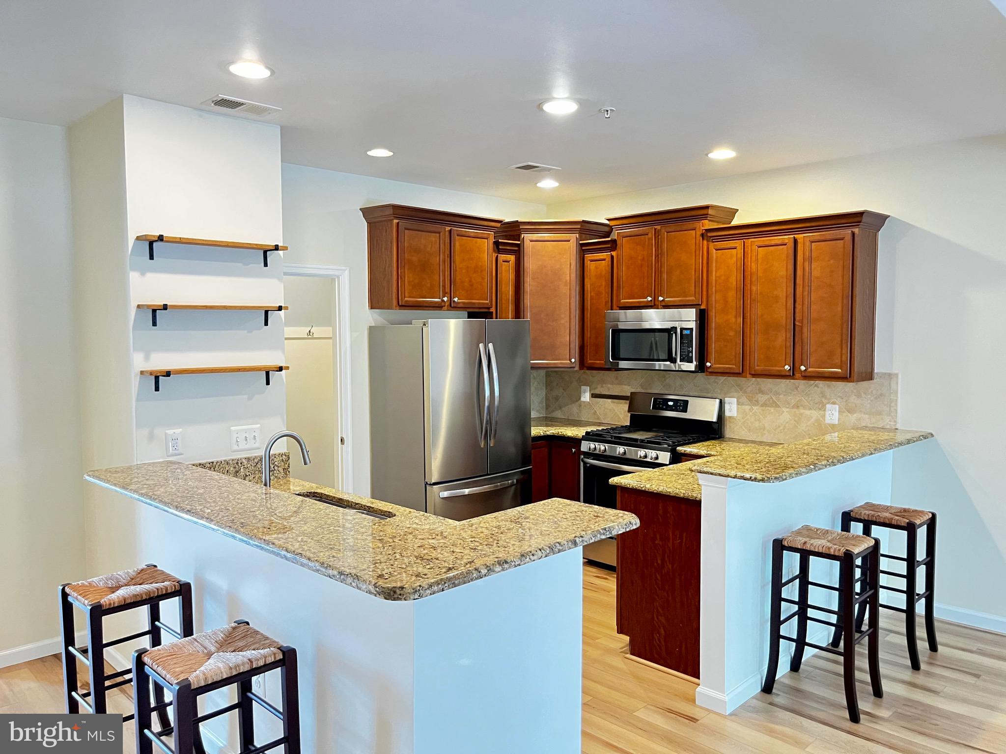 LAKELANDS AT EASTON - Residential