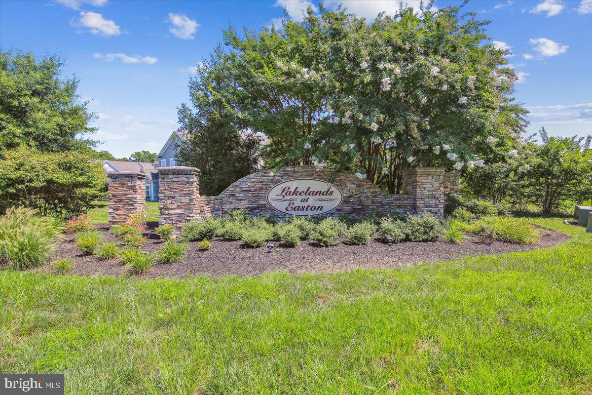 LAKELANDS AT EASTON - Residential