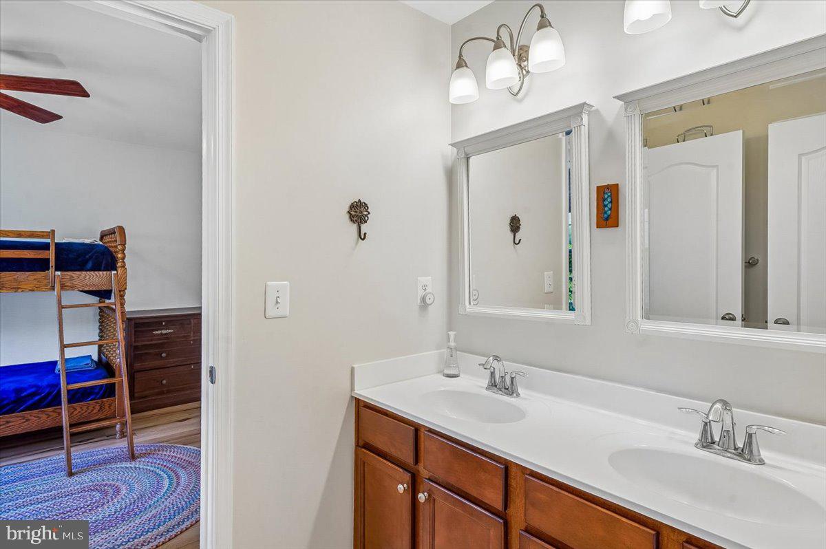 LAKELANDS AT EASTON - Residential