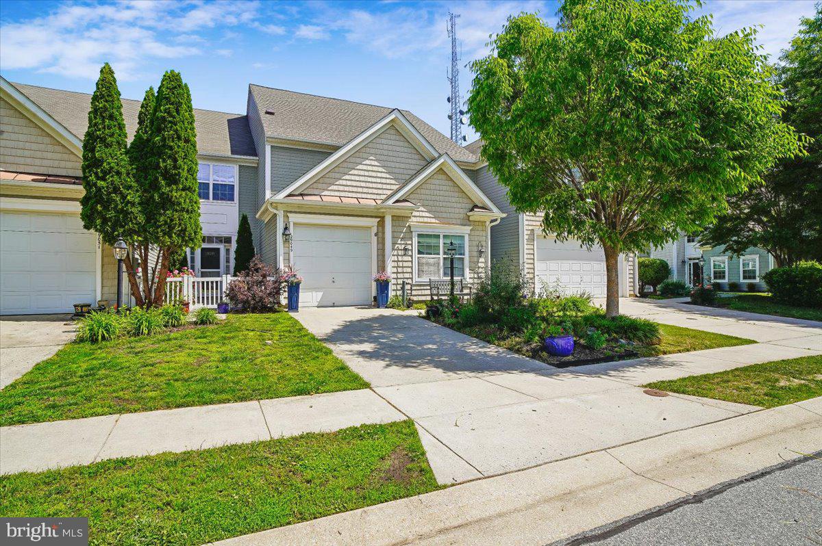 LAKELANDS AT EASTON - Residential