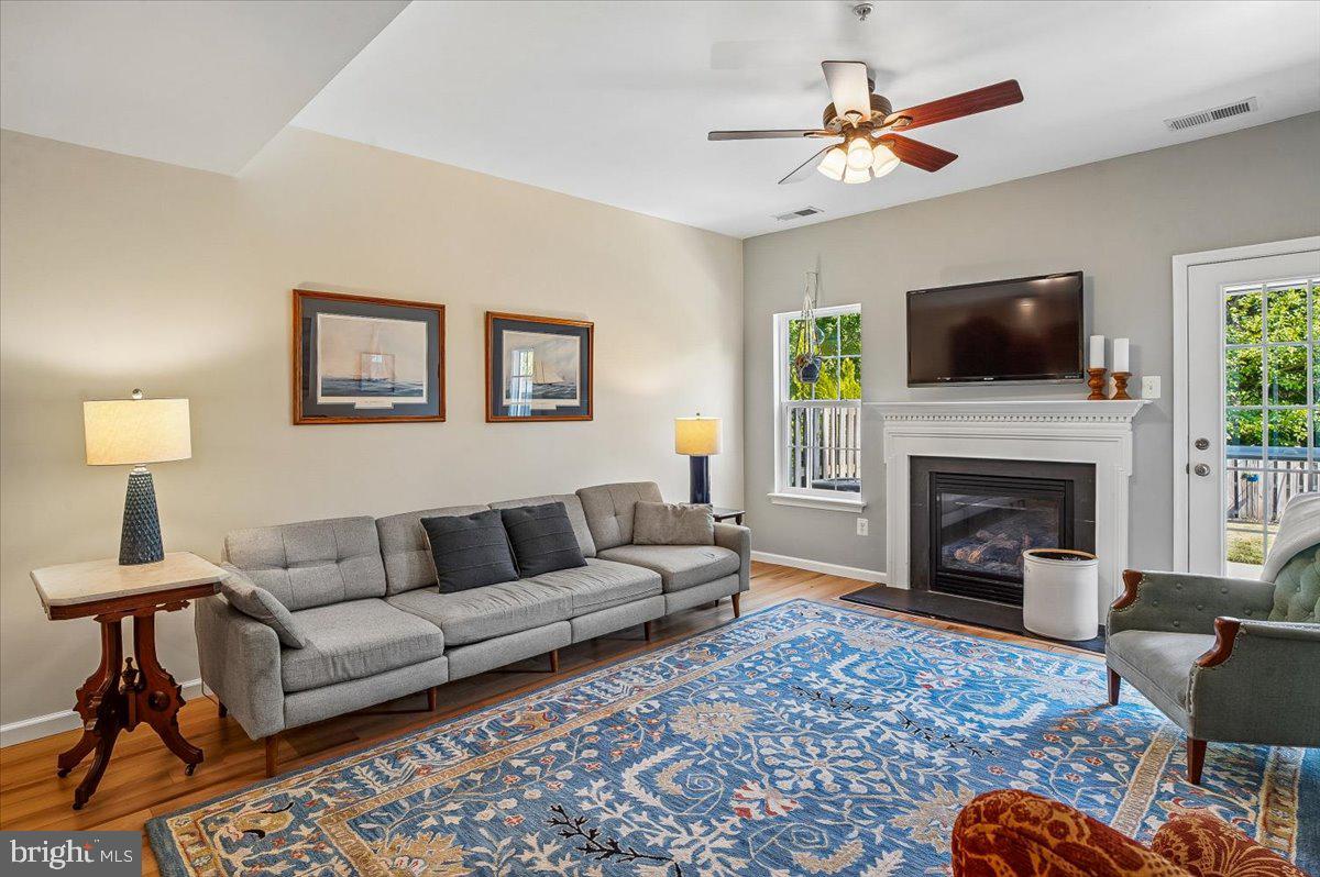 LAKELANDS AT EASTON - Residential