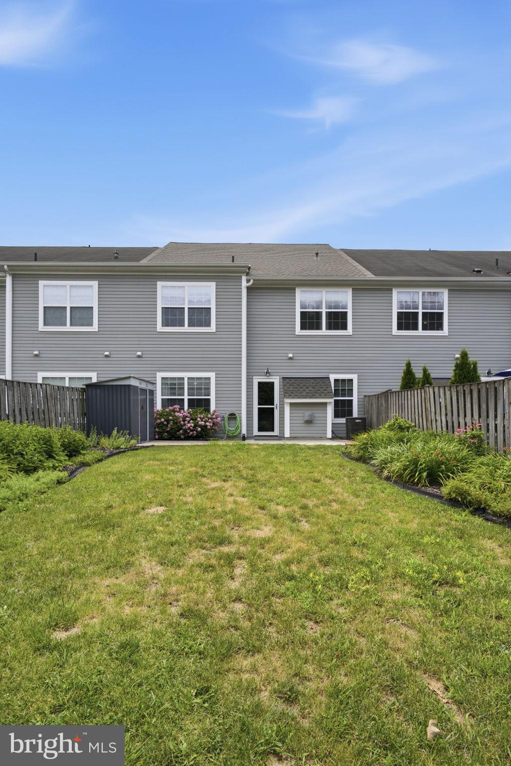 LAKELANDS AT EASTON - Residential