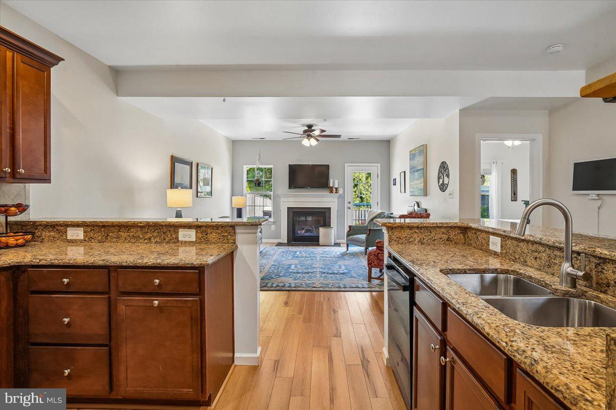 LAKELANDS AT EASTON - Residential