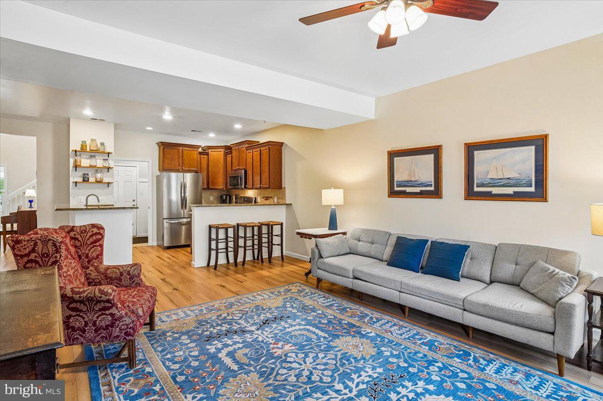 LAKELANDS AT EASTON - Residential