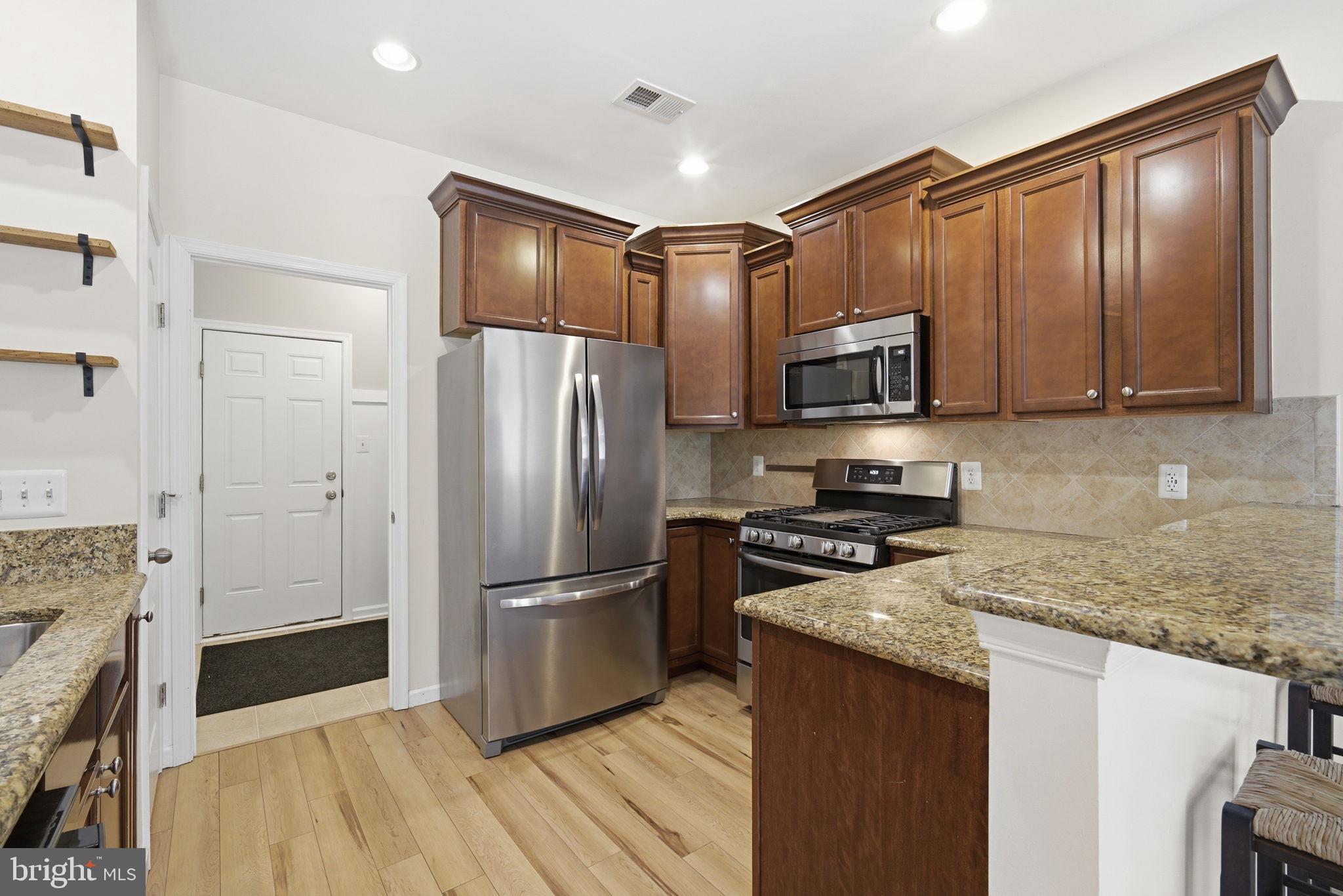 LAKELANDS AT EASTON - Residential