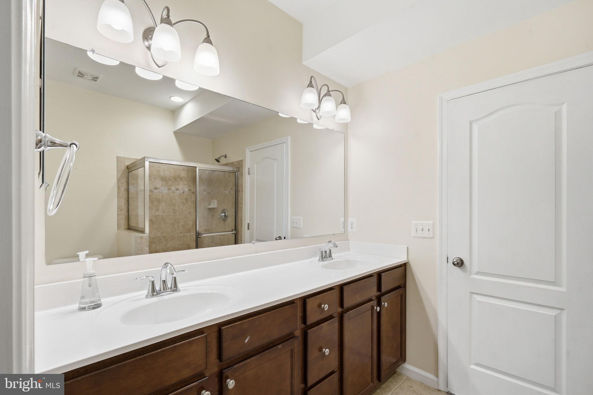 LAKELANDS AT EASTON - Residential