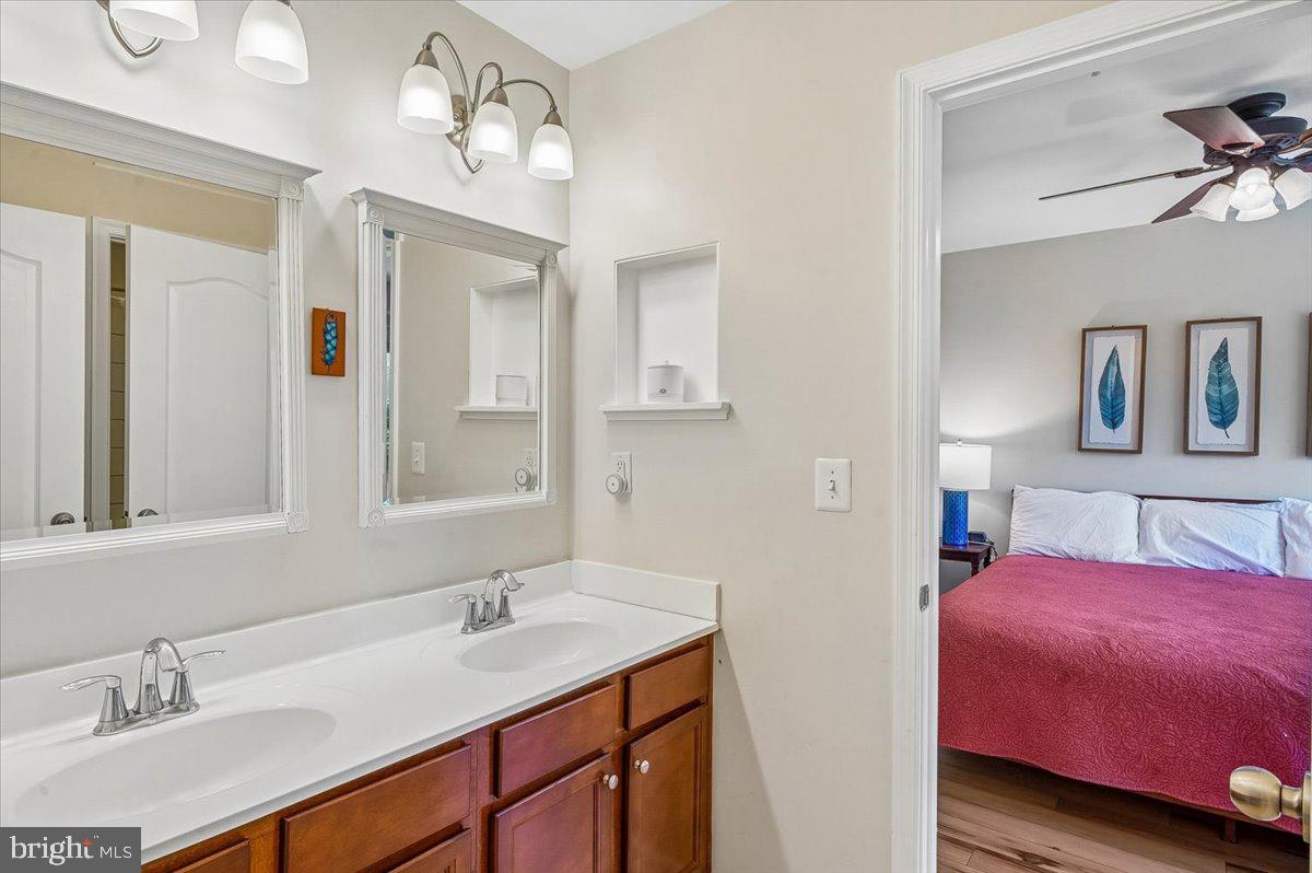 LAKELANDS AT EASTON - Residential