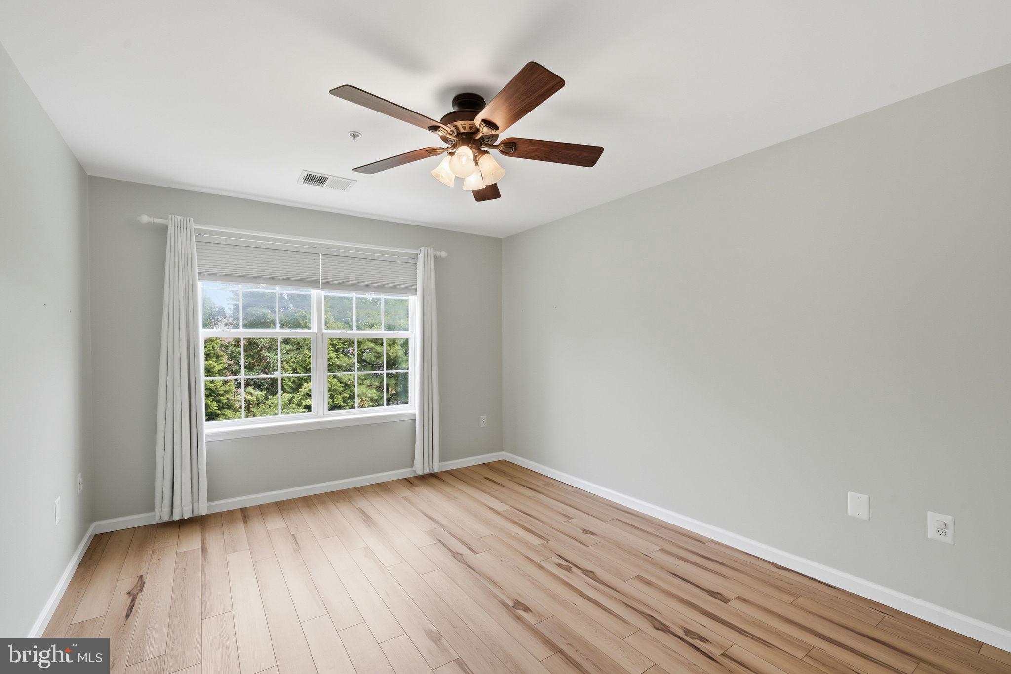 LAKELANDS AT EASTON - Residential