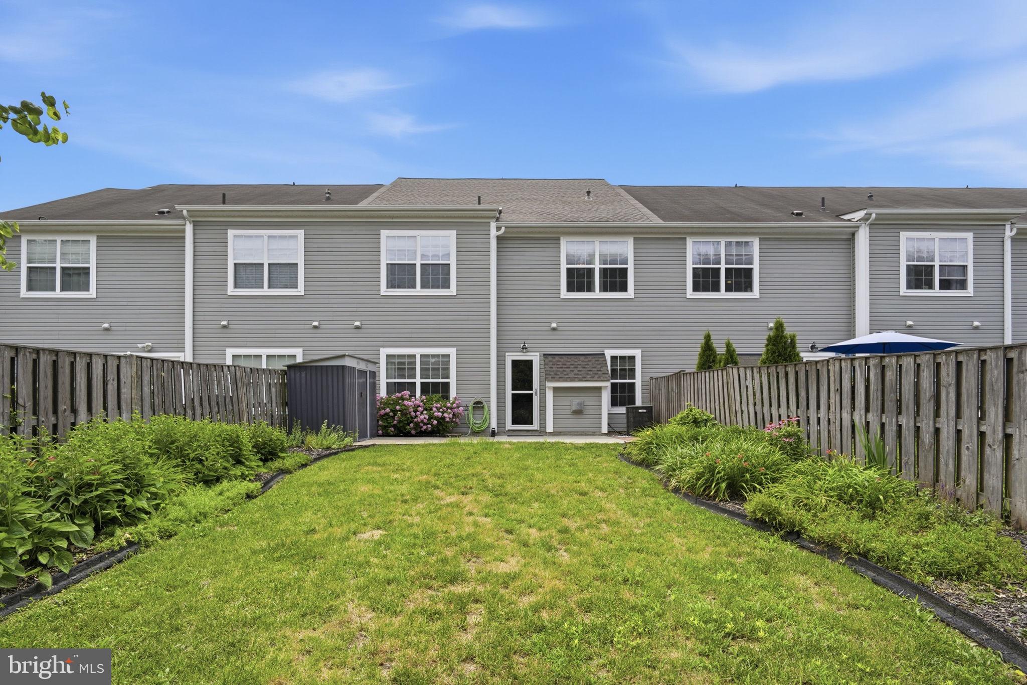 LAKELANDS AT EASTON - Residential