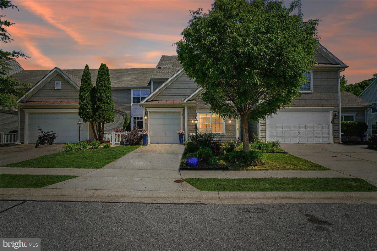 LAKELANDS AT EASTON - Residential