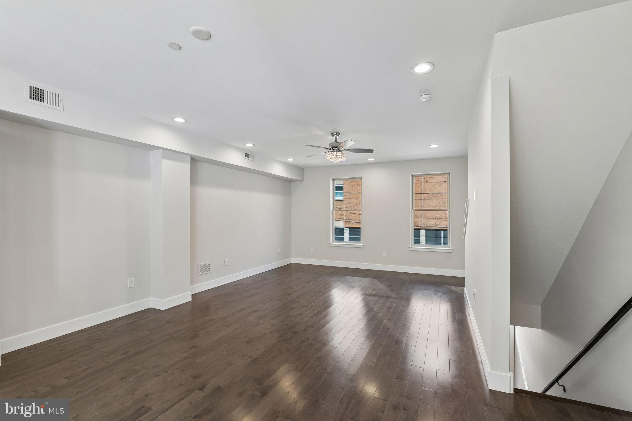 ROXBOROUGH - Residential