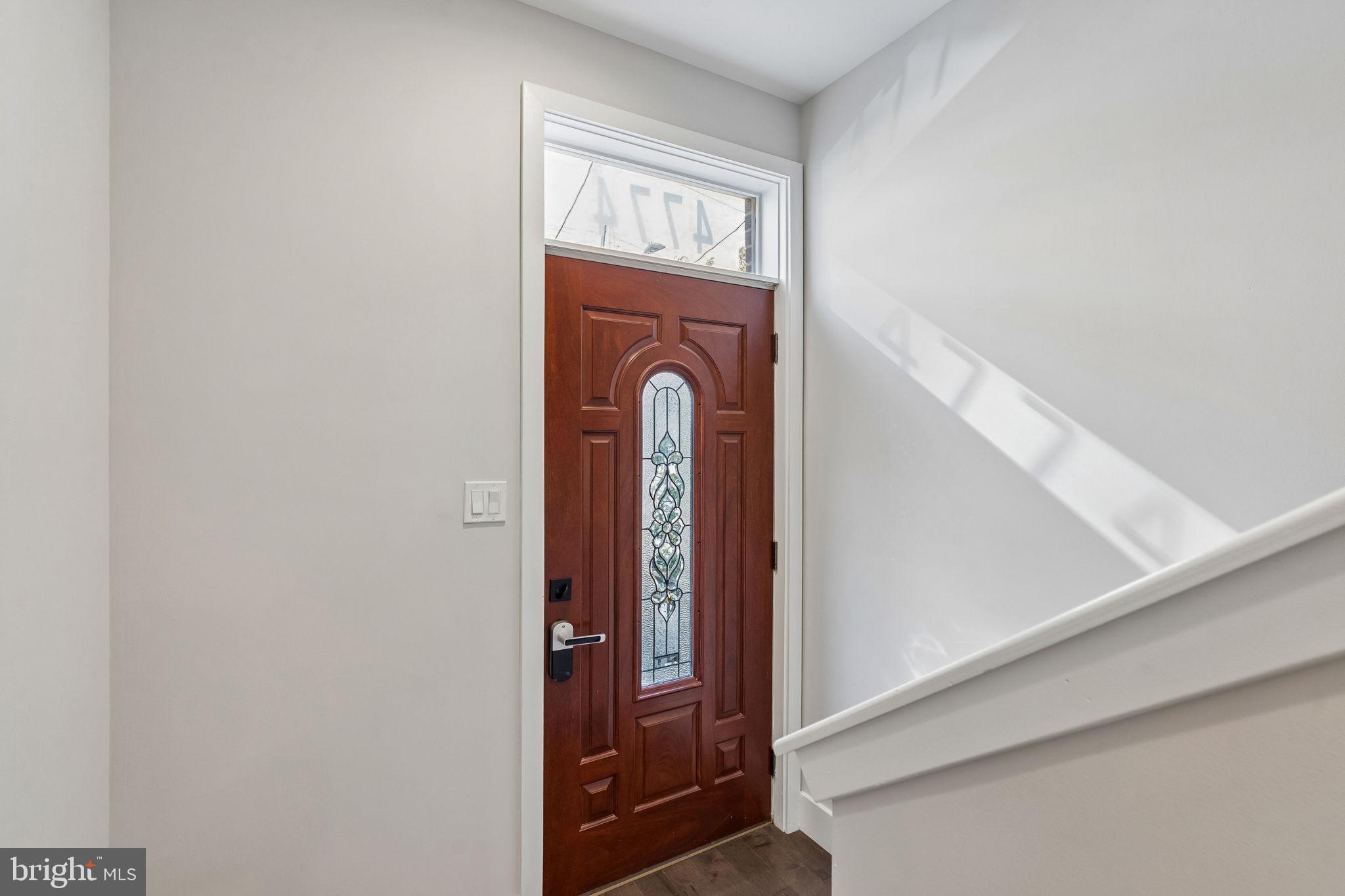 ROXBOROUGH - Residential