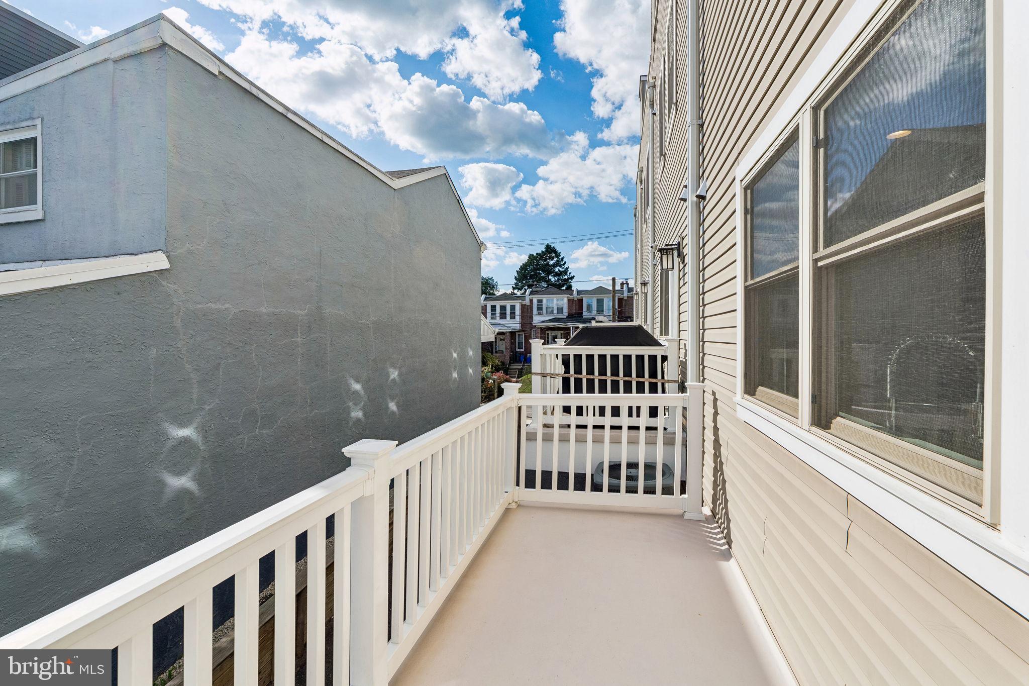 ROXBOROUGH - Residential
