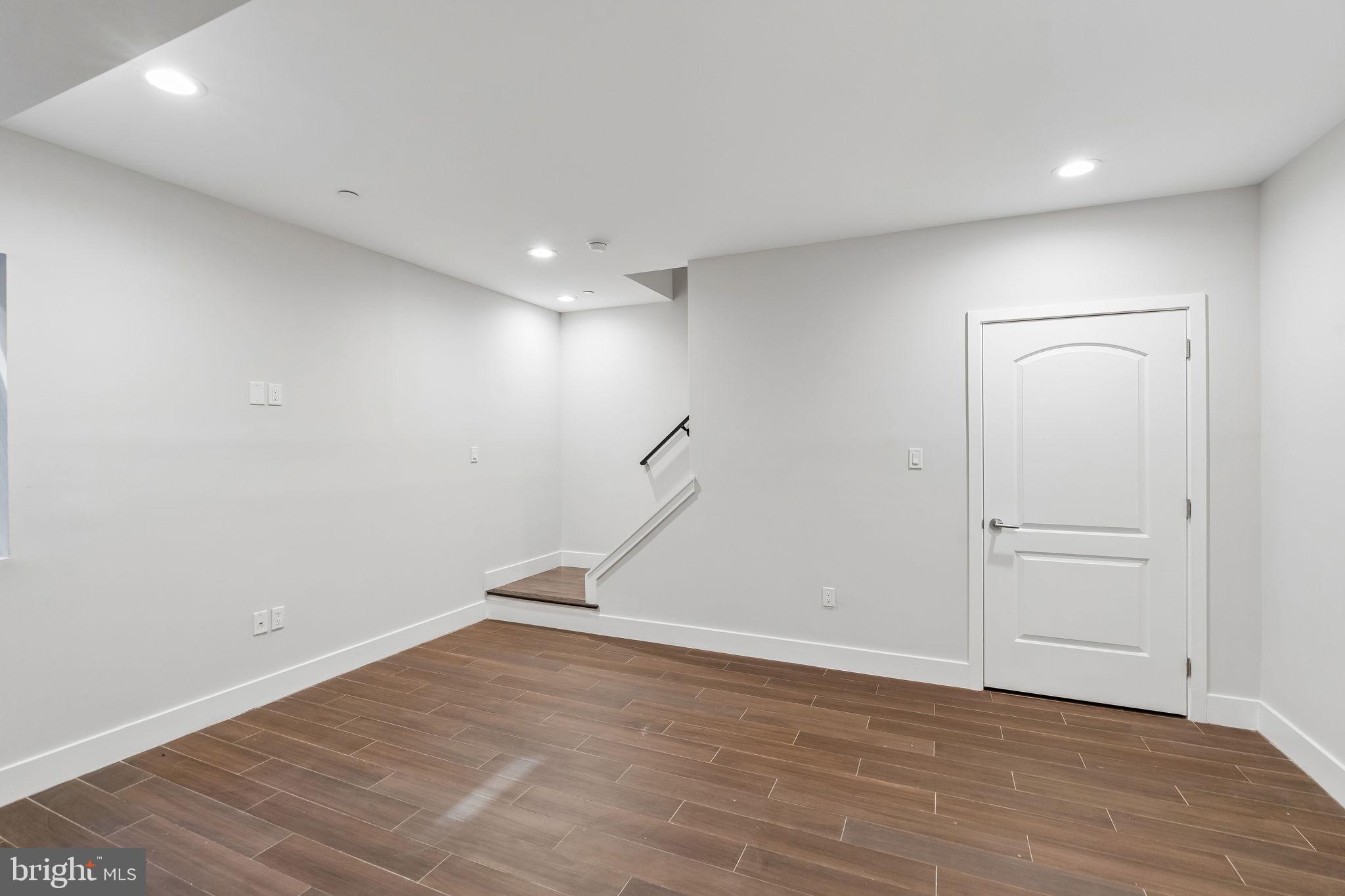 ROXBOROUGH - Residential