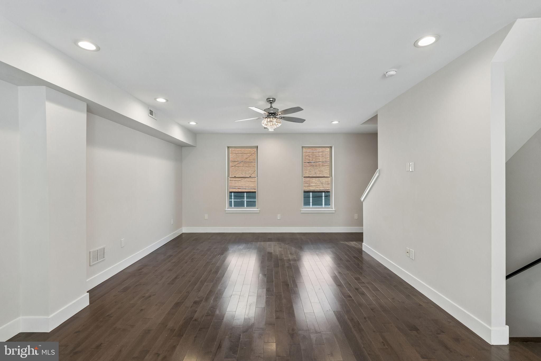 ROXBOROUGH - Residential