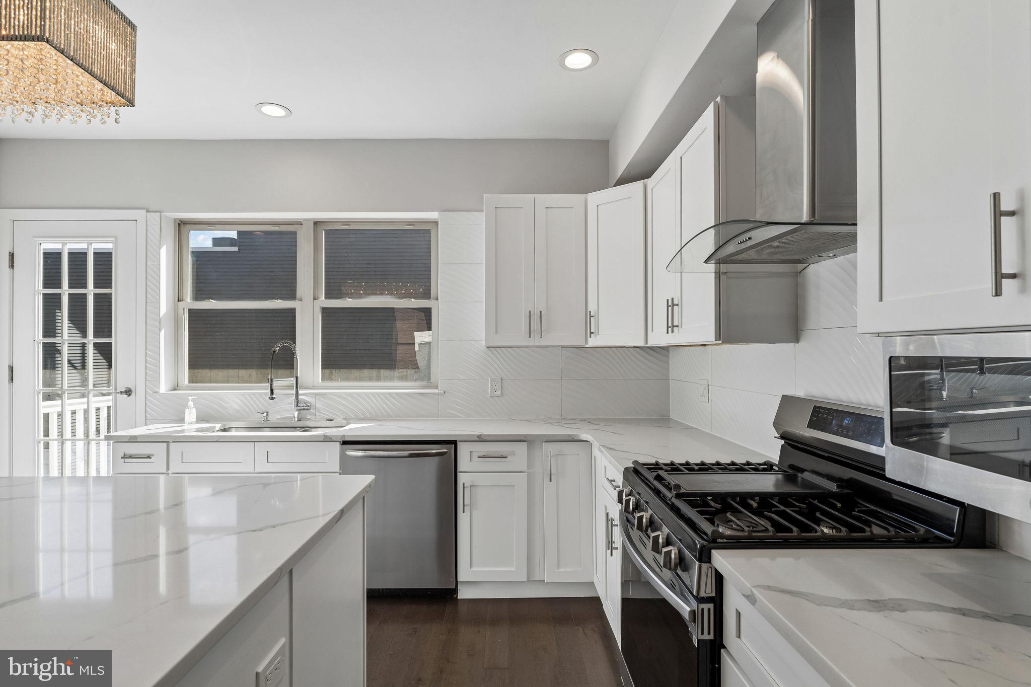 ROXBOROUGH - Residential