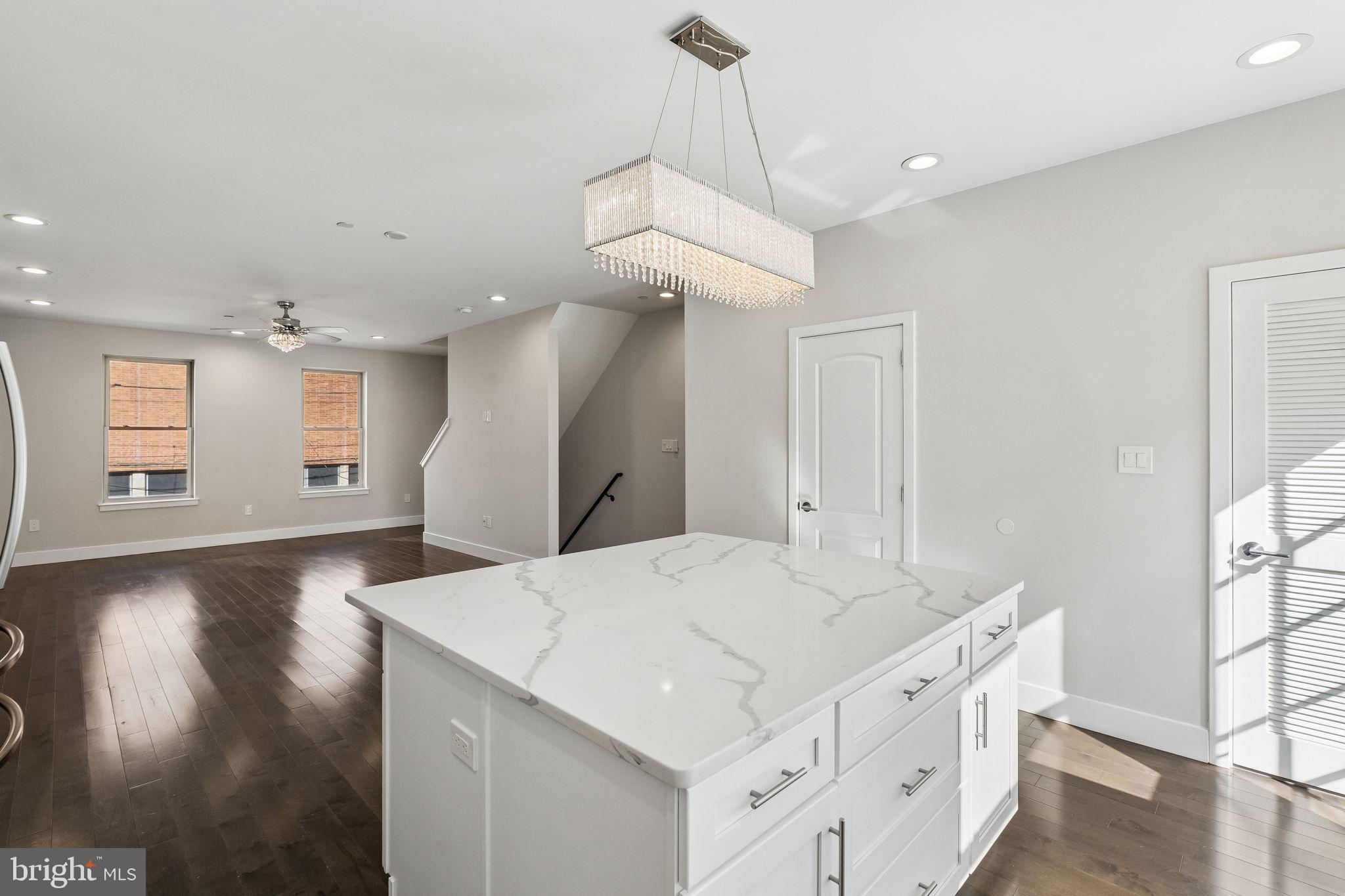 ROXBOROUGH - Residential