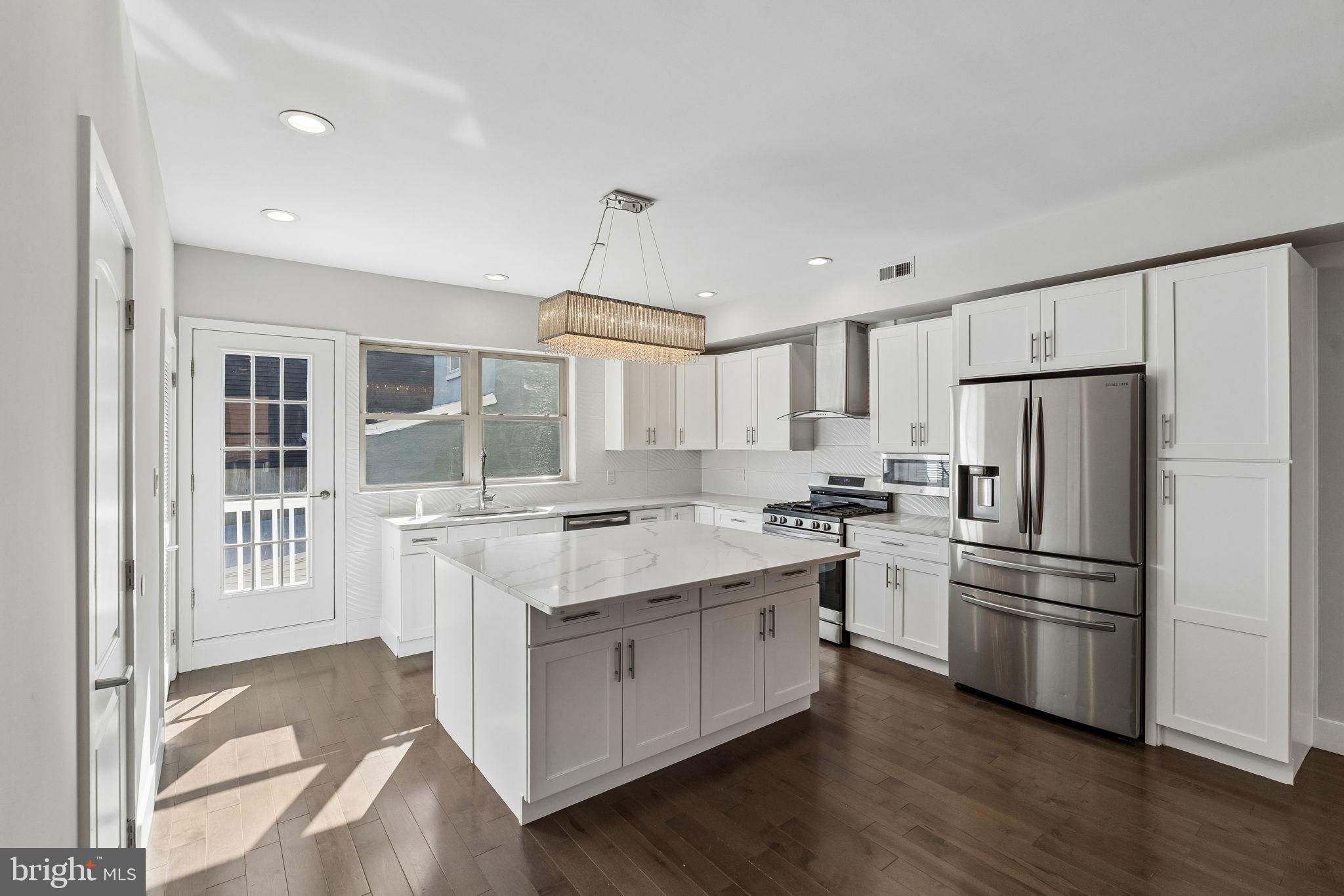 ROXBOROUGH - Residential