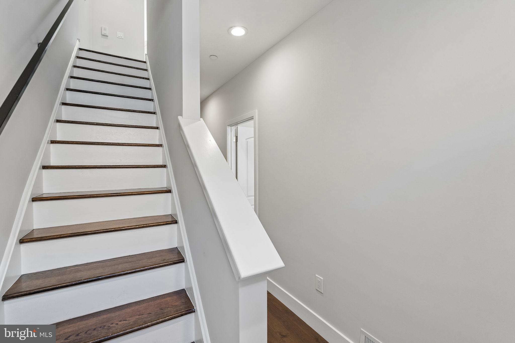 ROXBOROUGH - Residential