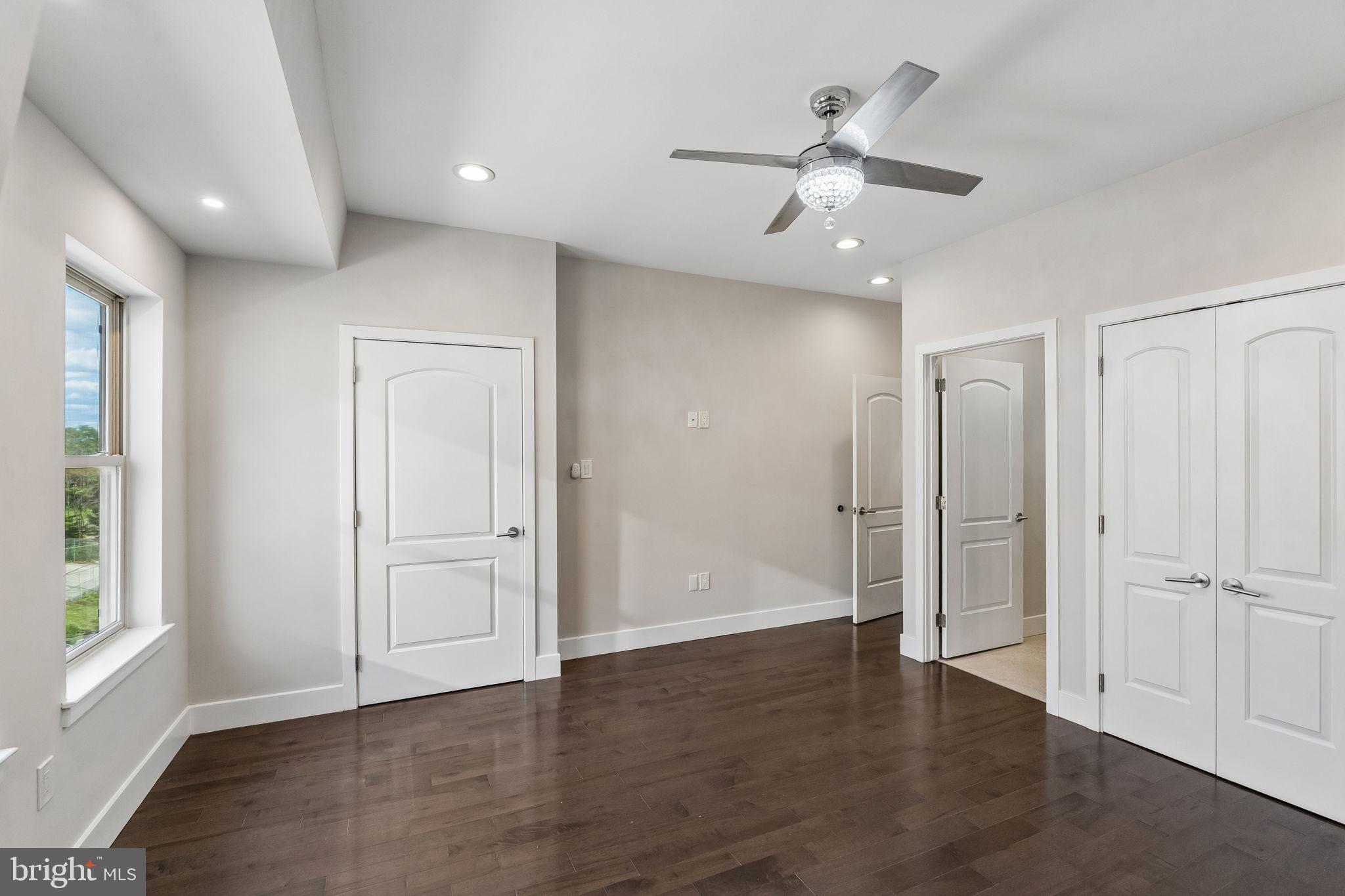 ROXBOROUGH - Residential