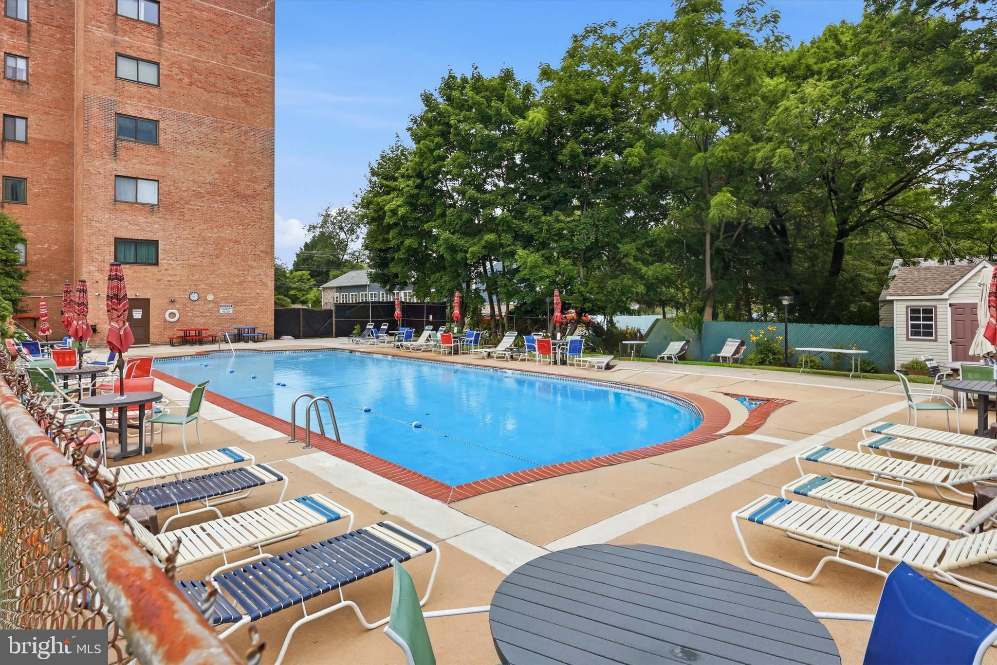 HOLLY HOUSE - Residential