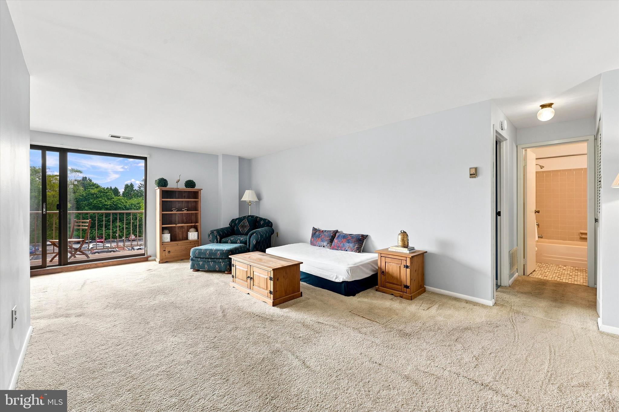 HOLLY HOUSE - Residential