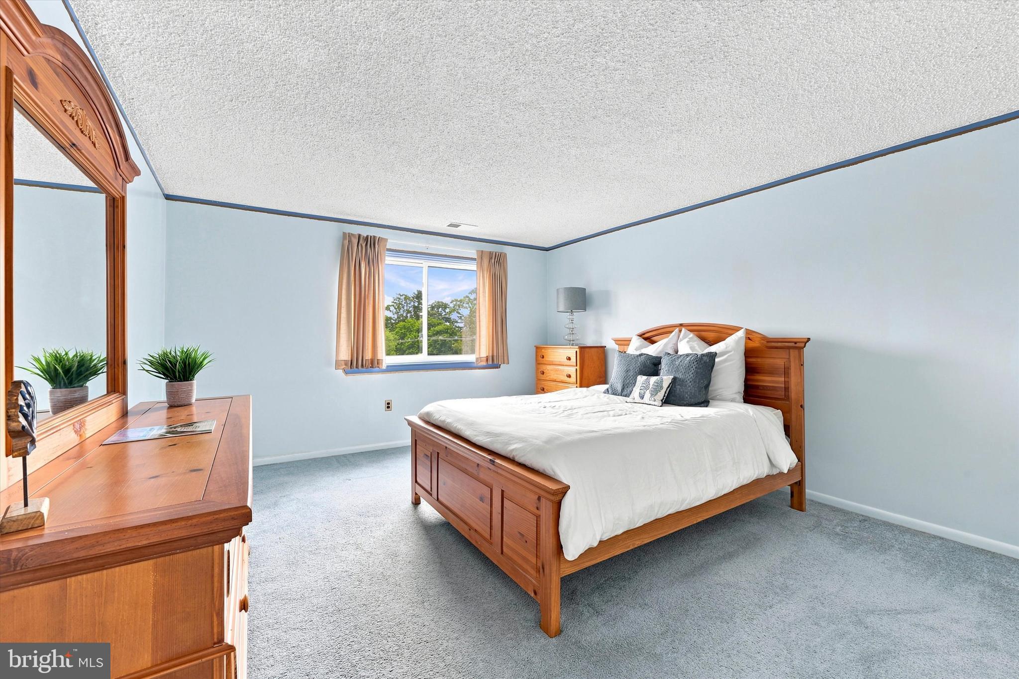 HOLLY HOUSE - Residential