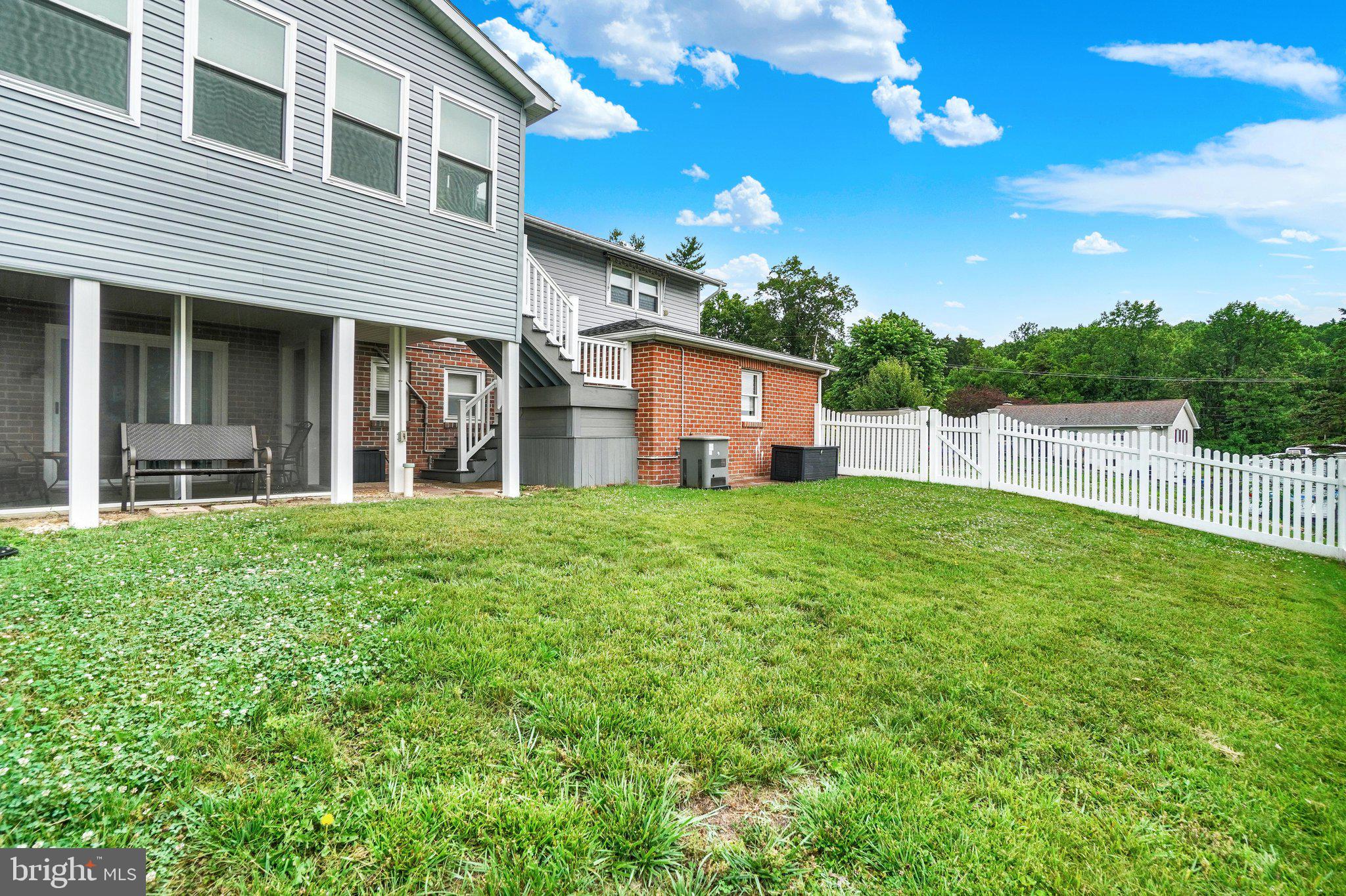 THE OAKS - Residential