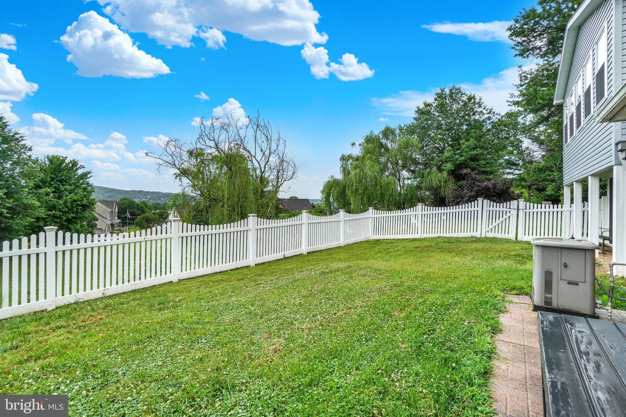 THE OAKS - Residential