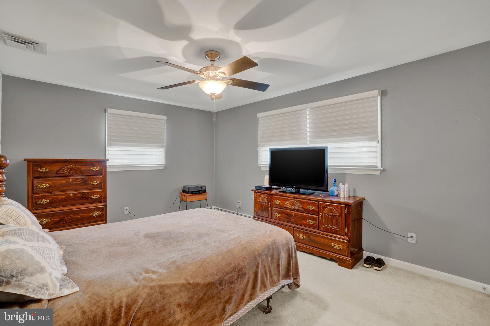 THE OAKS - Residential