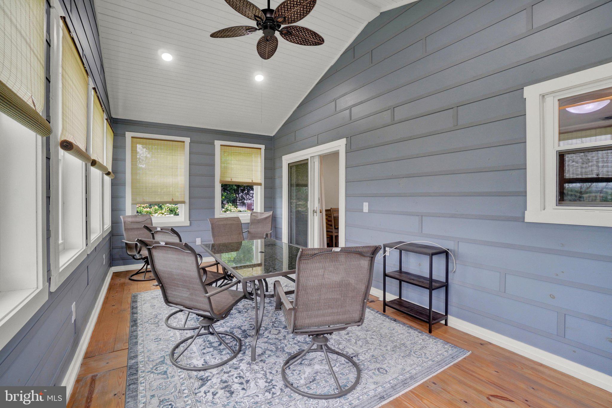 THE OAKS - Residential