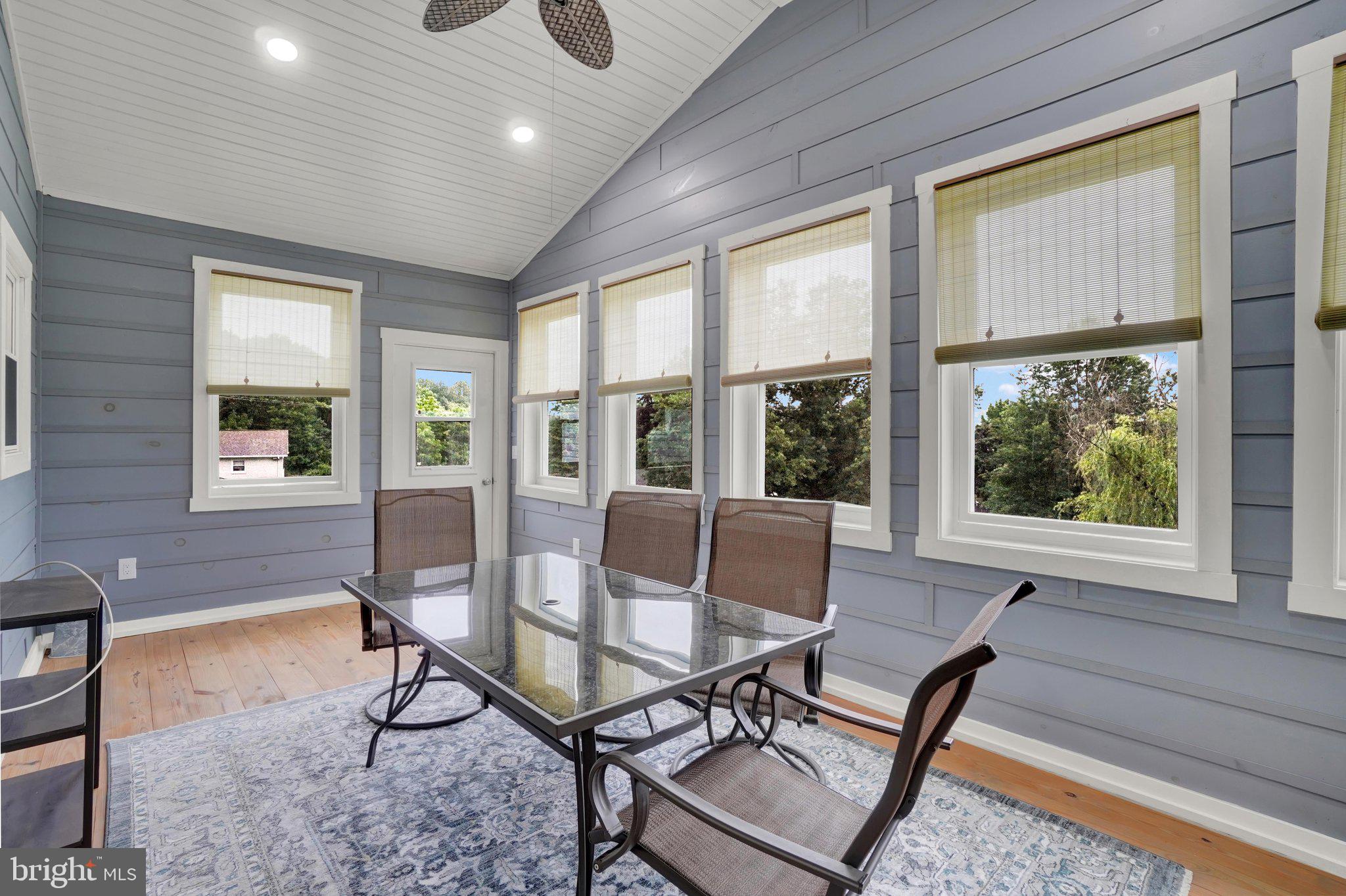 THE OAKS - Residential